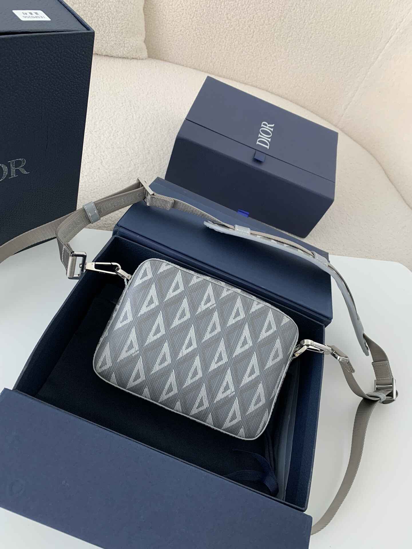 Dior Men s Gray Dior Oblique Galaxy Messenger Pouch Hollo Shoe