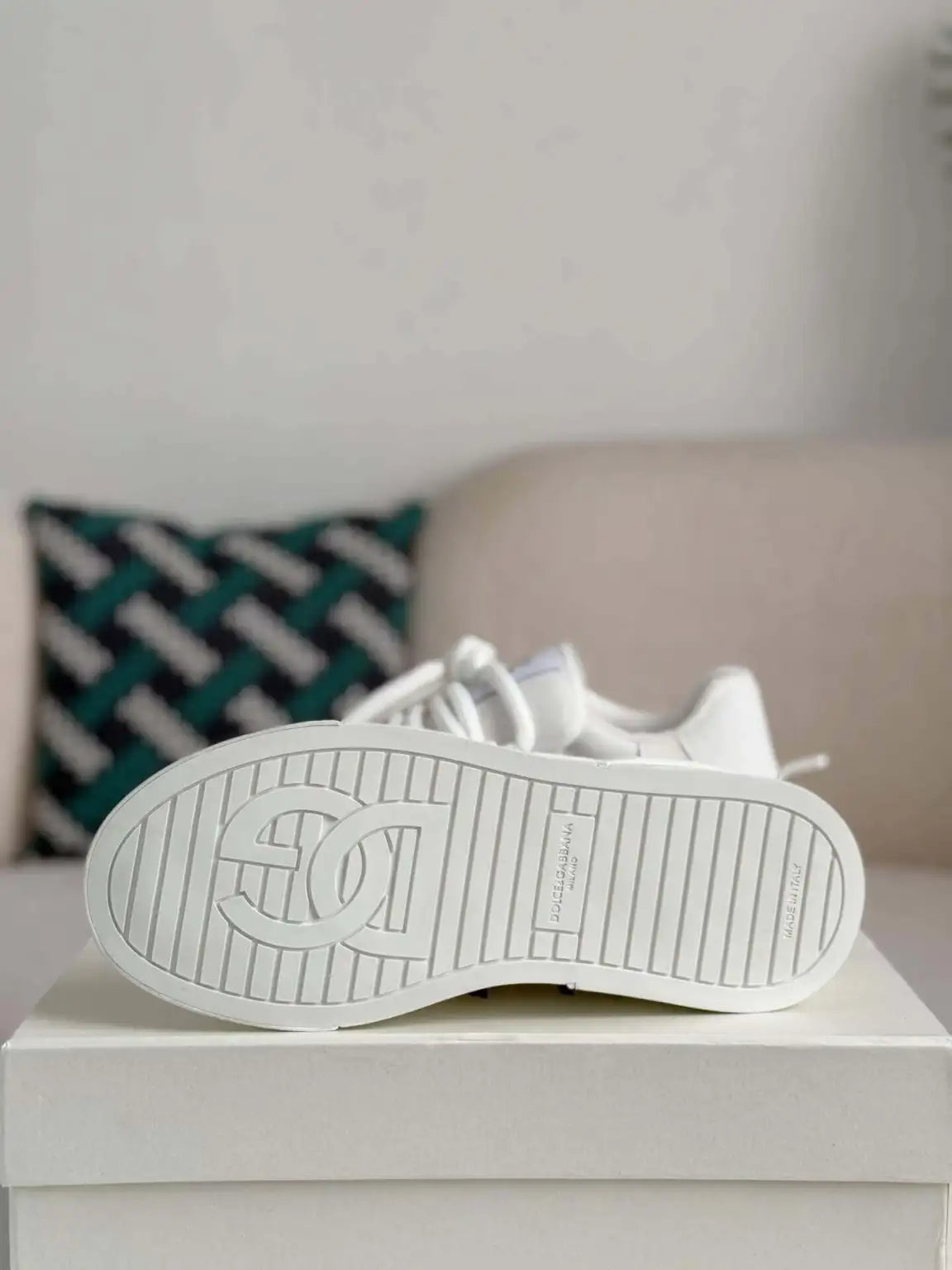 DOLCE & GABBANA ホワイトスニーカー Dolce & Gabbana Space Sneaker – All-White Technical Mesh & Leather