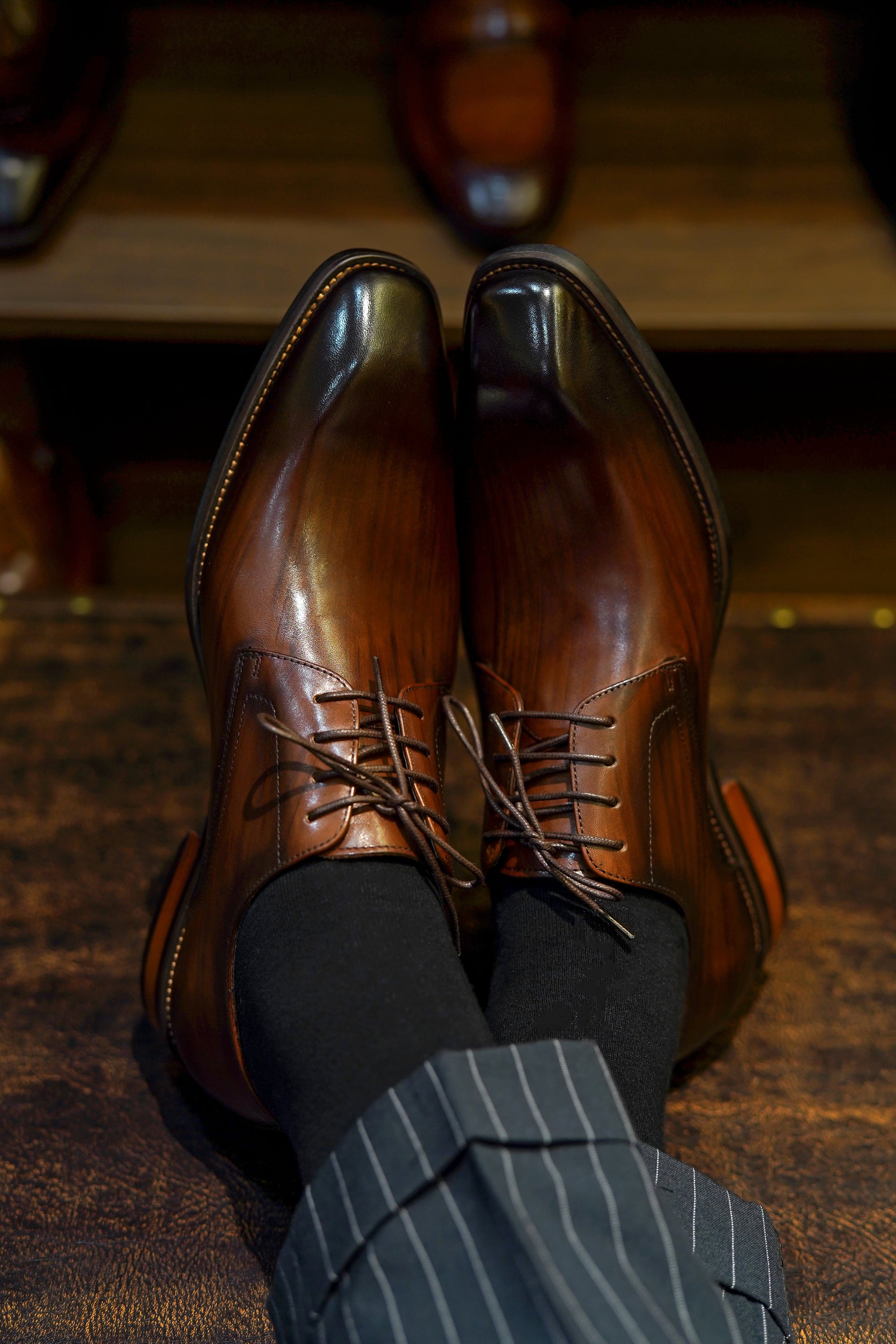 Elegant Burnished Leather Derby Shoes for the Modern Professional 39
