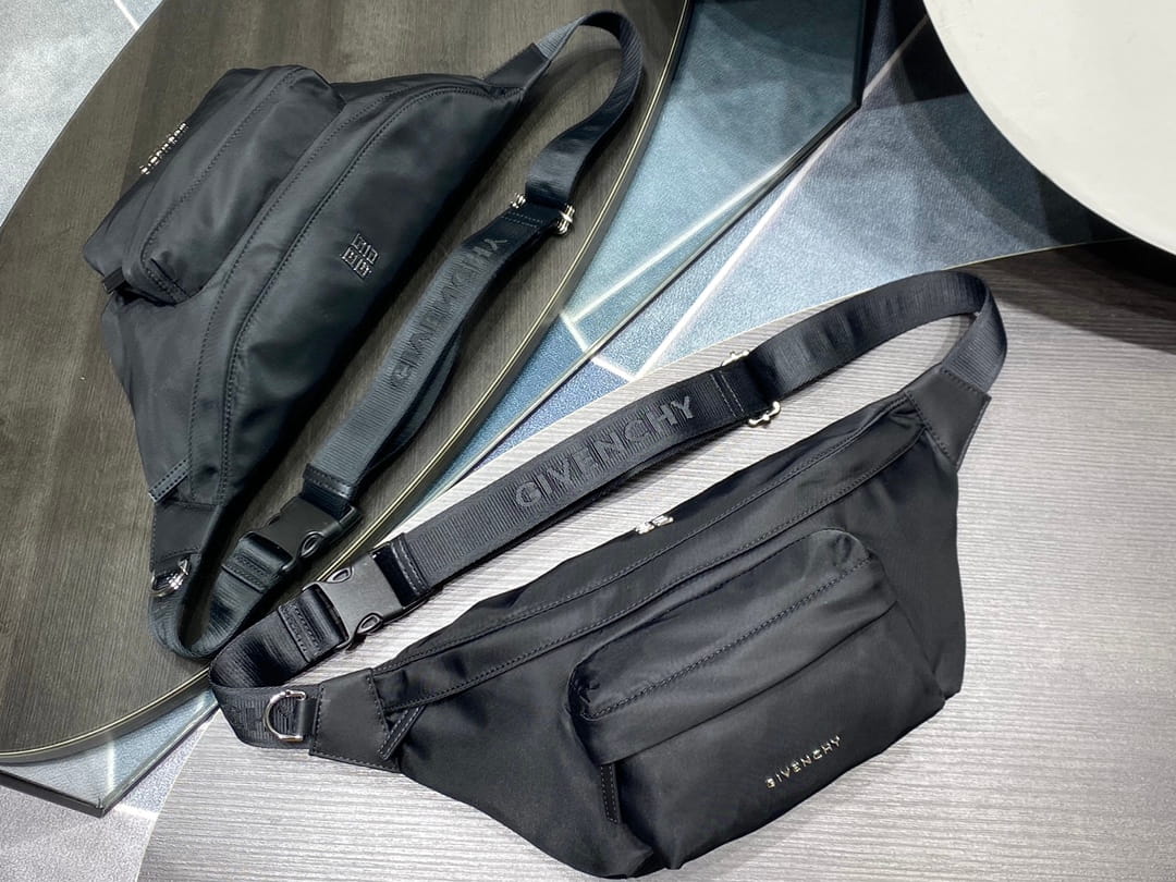 Givenchy Black Logo-Plaque Belt Bag