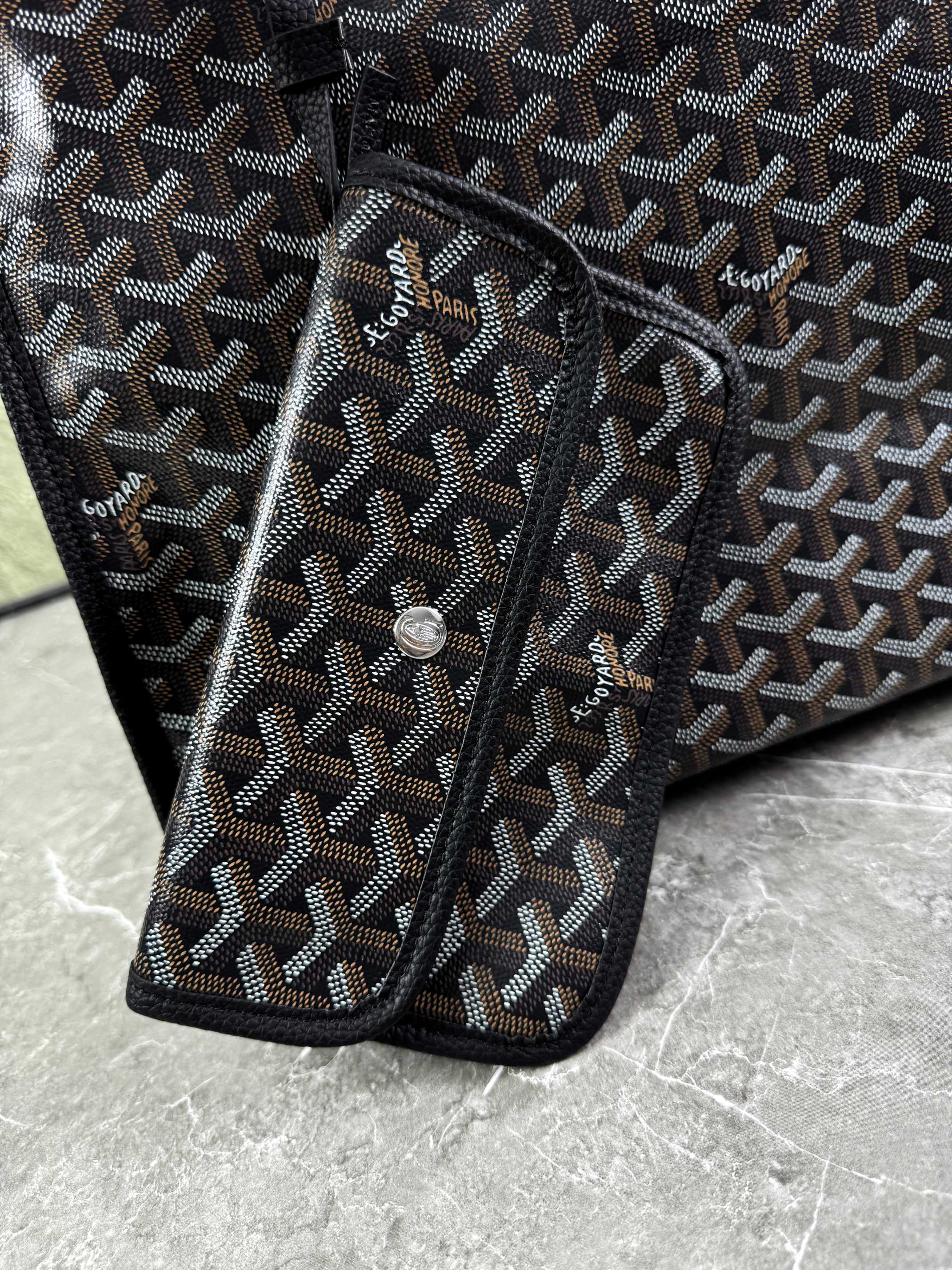 Goyard Hardy PM Bag - All-Black Goyardine Coated Canvas Zippered