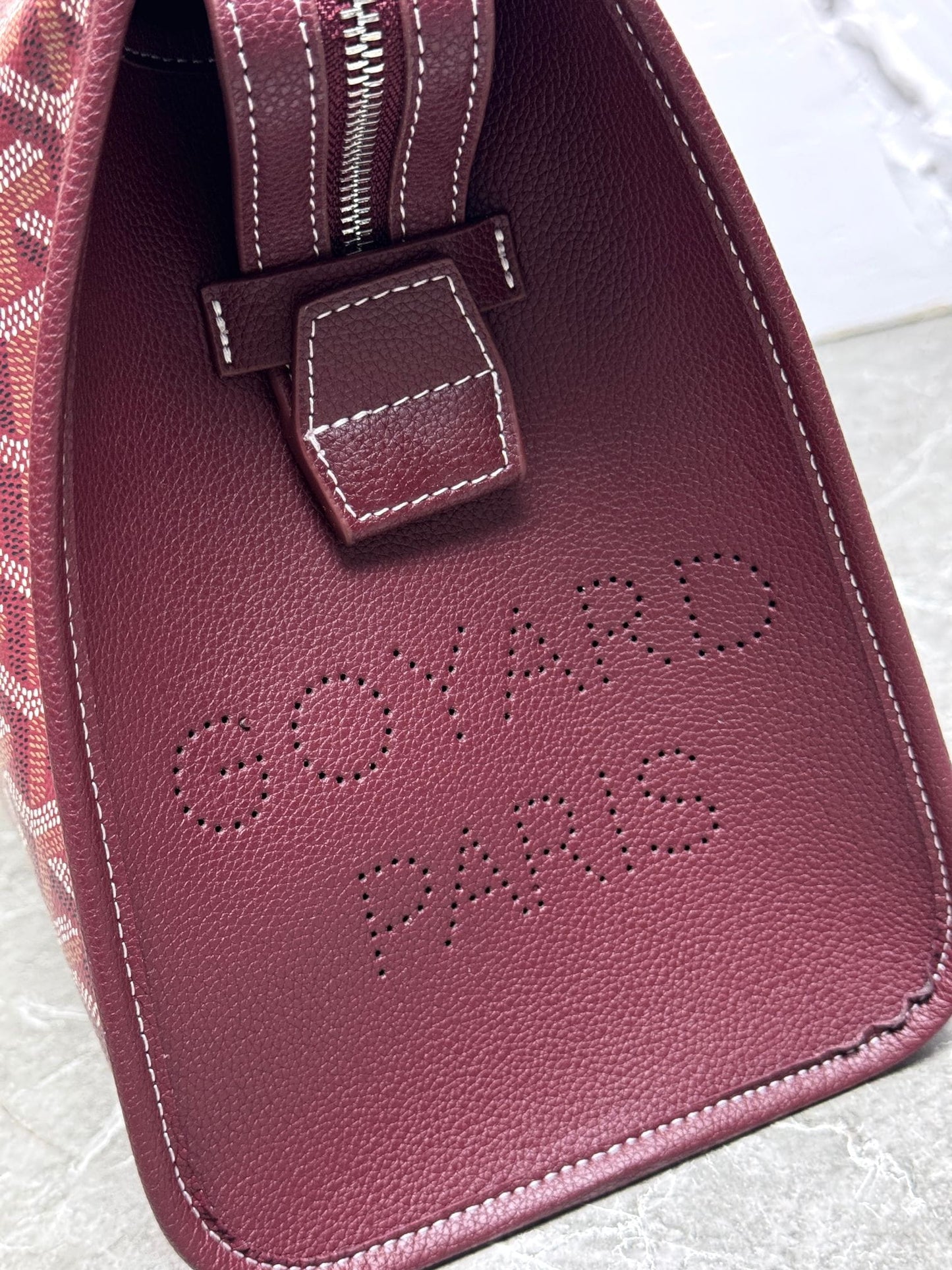 Goyard Hardy PM Bag - Burgundy Goyardine Coated Canvas Zippered Tote