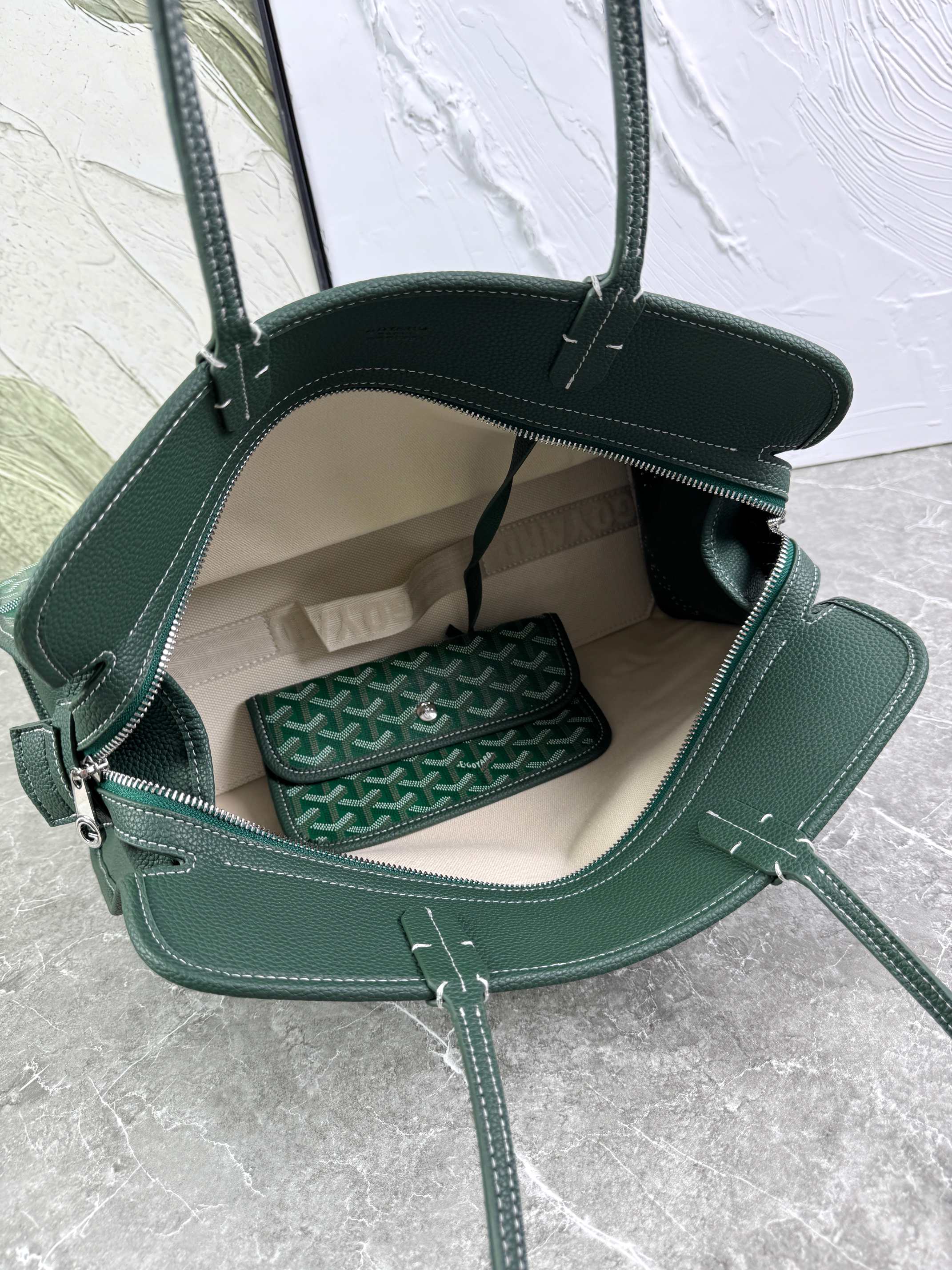 Goyard Hardy PM Bag - Green Goyardine Coated Canvas Zippered Tote