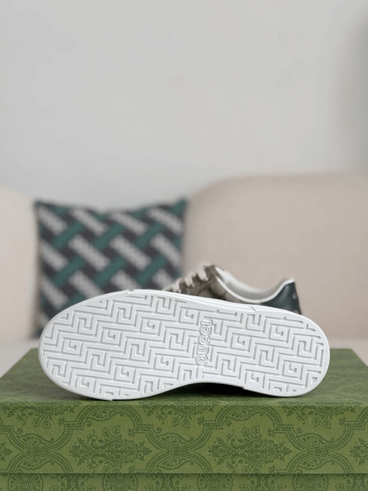 Gucci Ace Sneaker GG Supreme Canvas Web Stripe Low Top