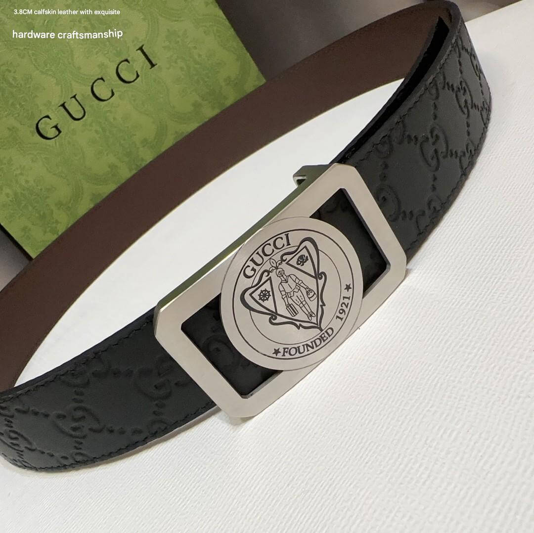 Gucci Signature Black Leather Belt with Silver-Tone Gucci Crest