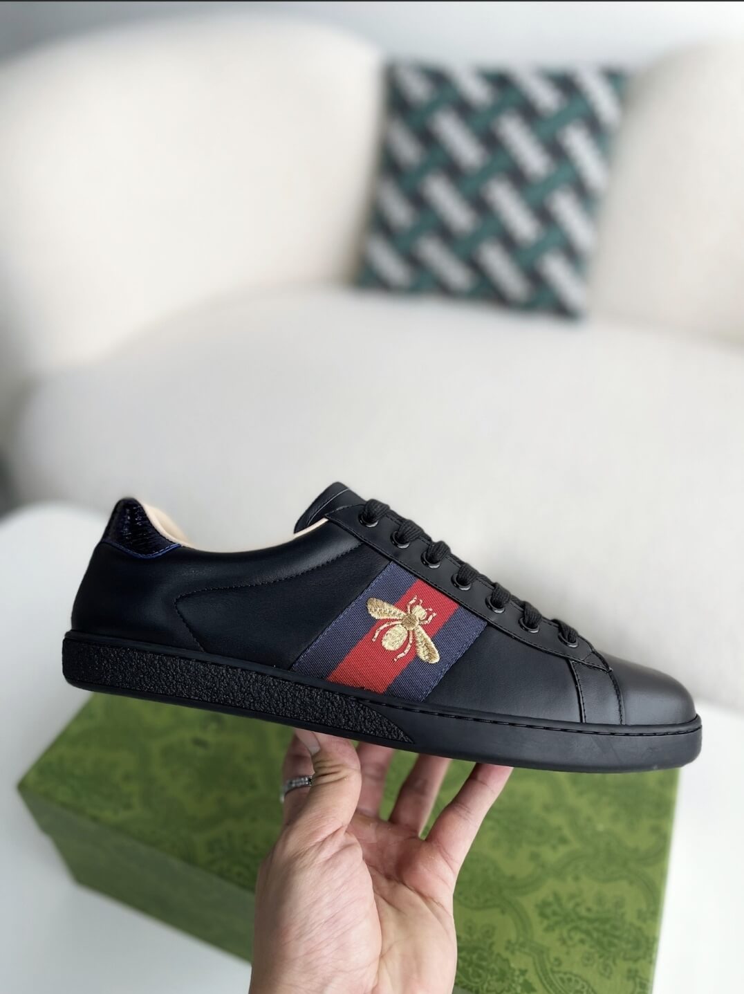 Gucci Ace Embroidered Black Bee Stripe Sneakers Mens 6.5 Womens 8.5 s-l400.jpg main image 2