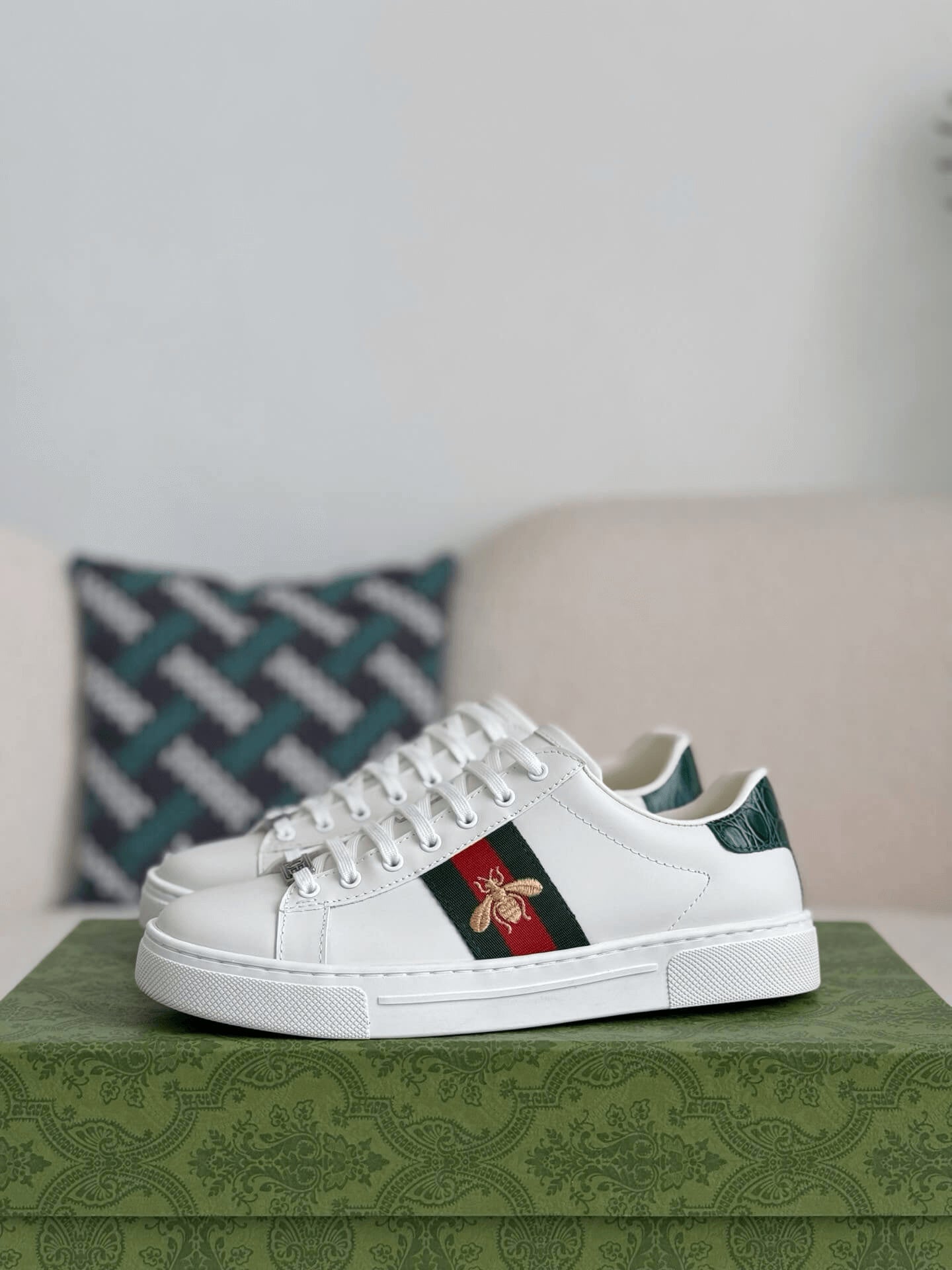 Gucci Ace Sneaker – White Leather with Embroidered Bee