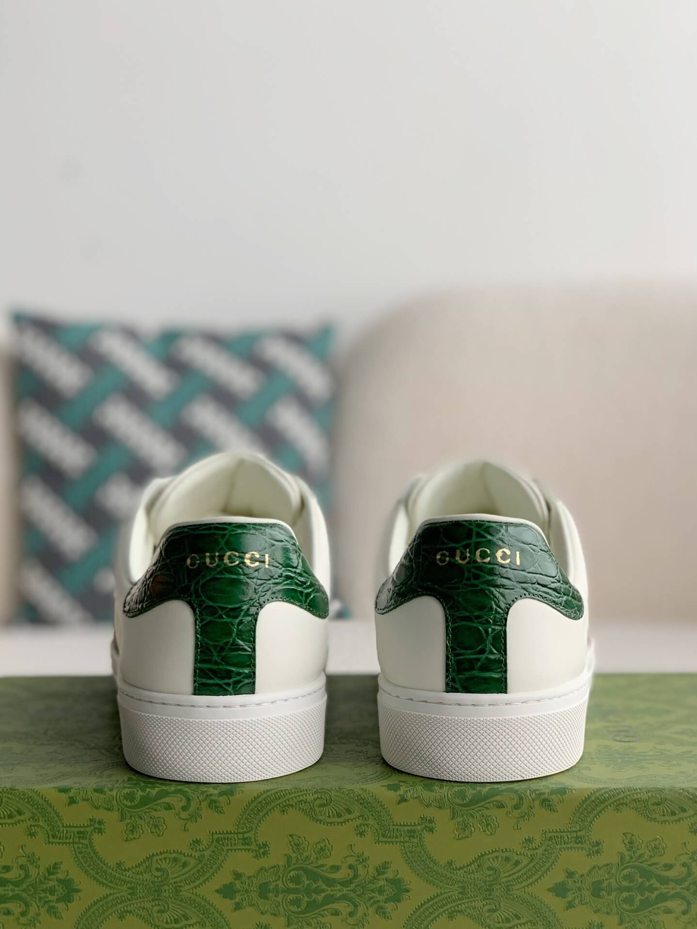 Gucci shoes ace embroidered online