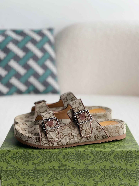 Gucci GG Supreme Slide Sandal – Beige & Ebony Canvas with Double Buckle