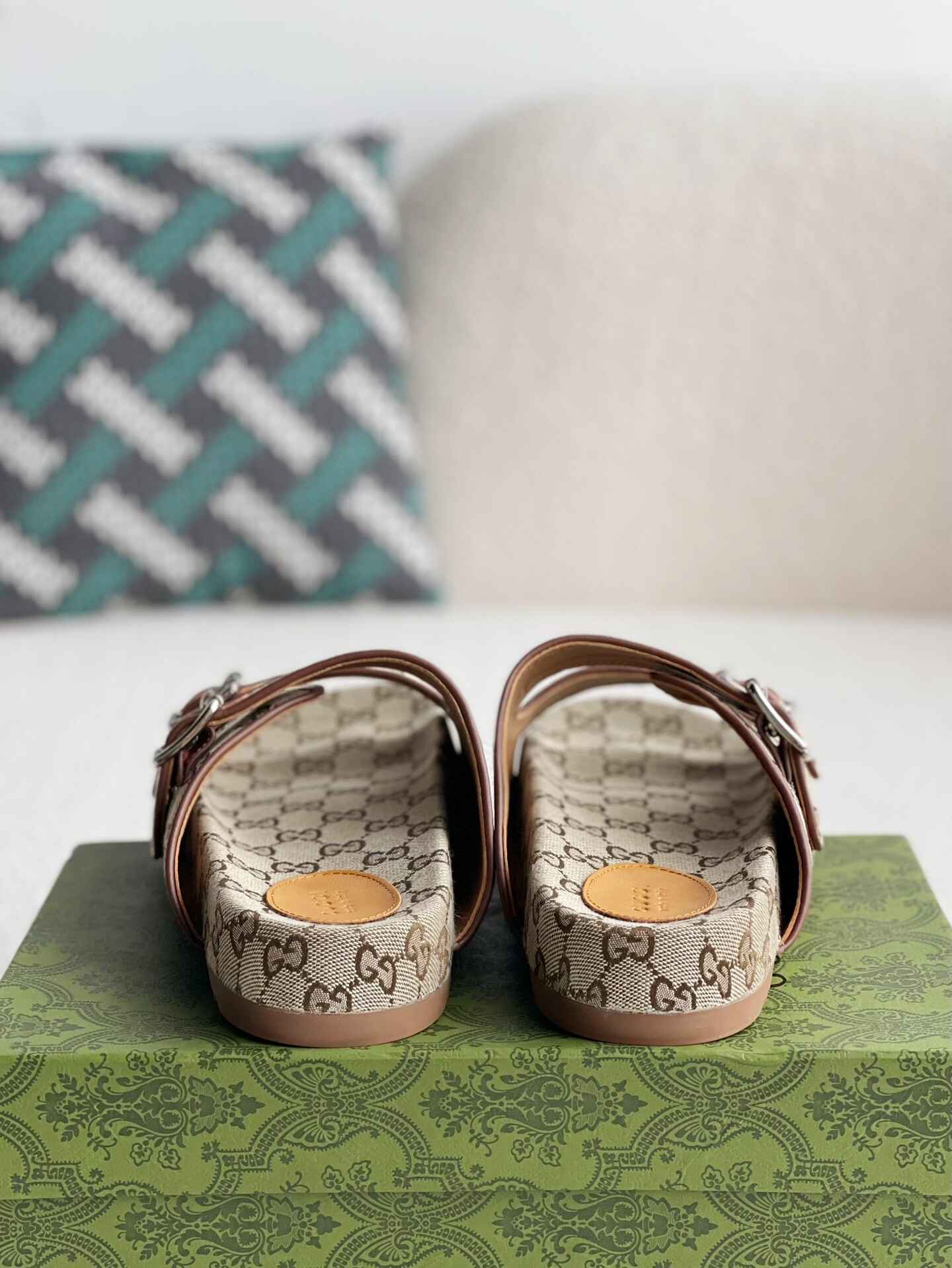 Gucci GG Supreme Slide Sandal – Beige & Ebony Canvas with Double Buckle