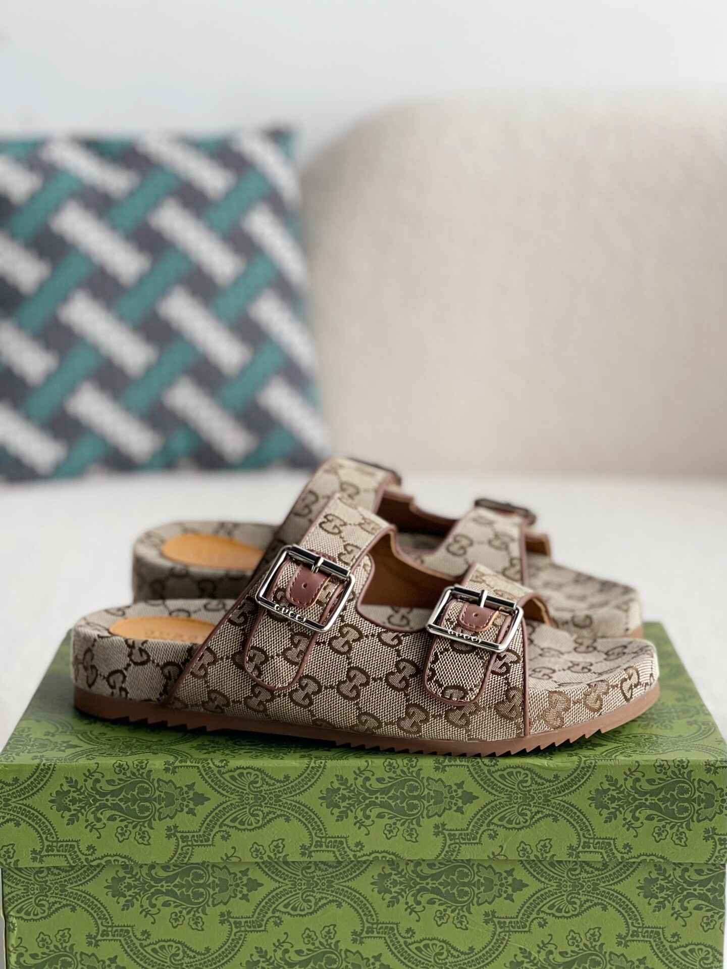 Gucci GG Supreme Slide Sandal – Beige & Ebony Canvas with Double Buckle