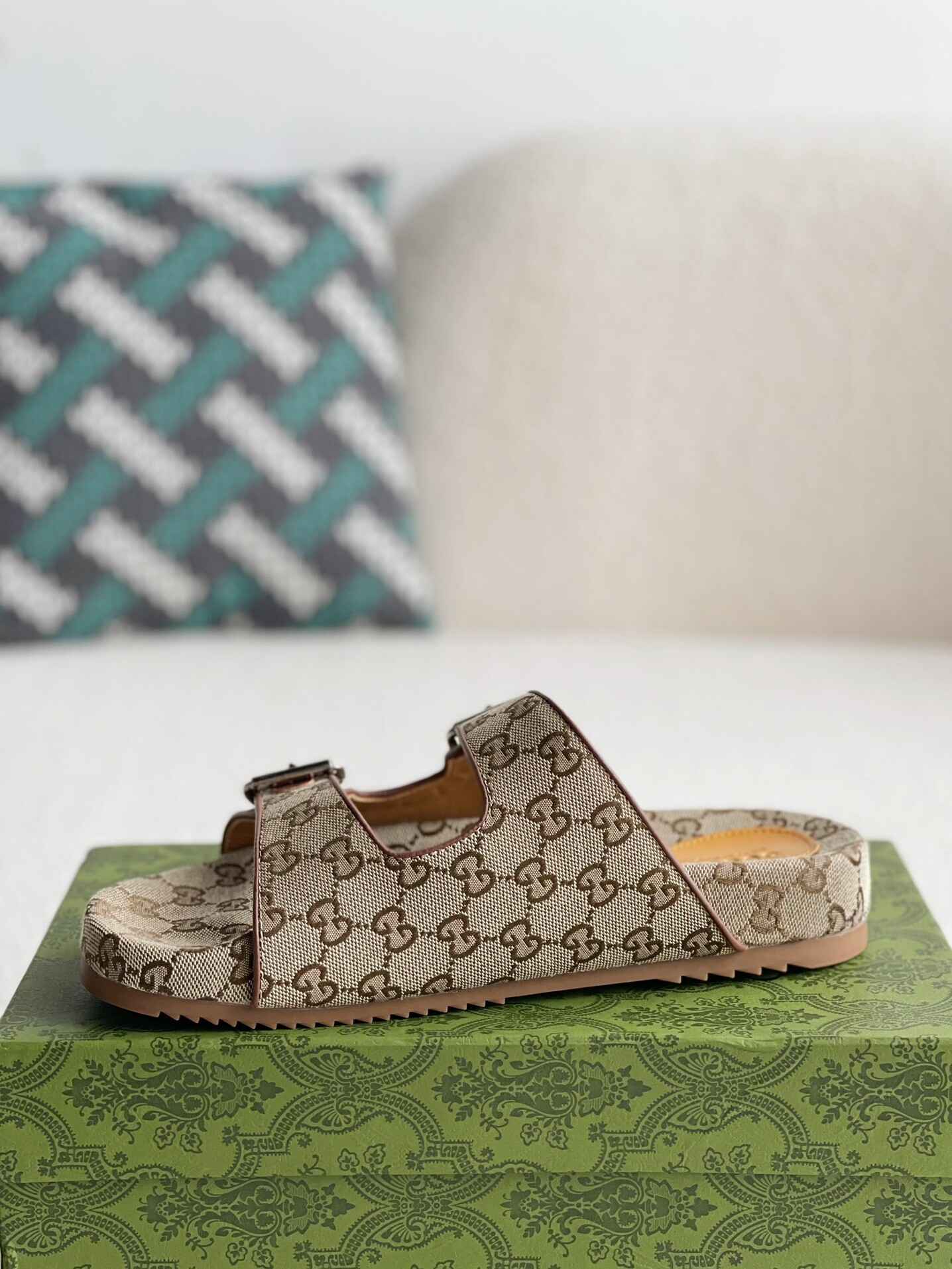 Gucci GG Supreme Slide Sandal – Beige & Ebony Canvas with Double Buckle