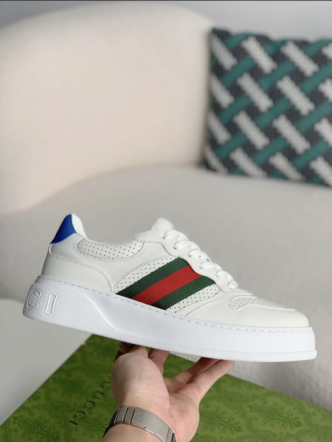 Red and white gucci sneakers on sale