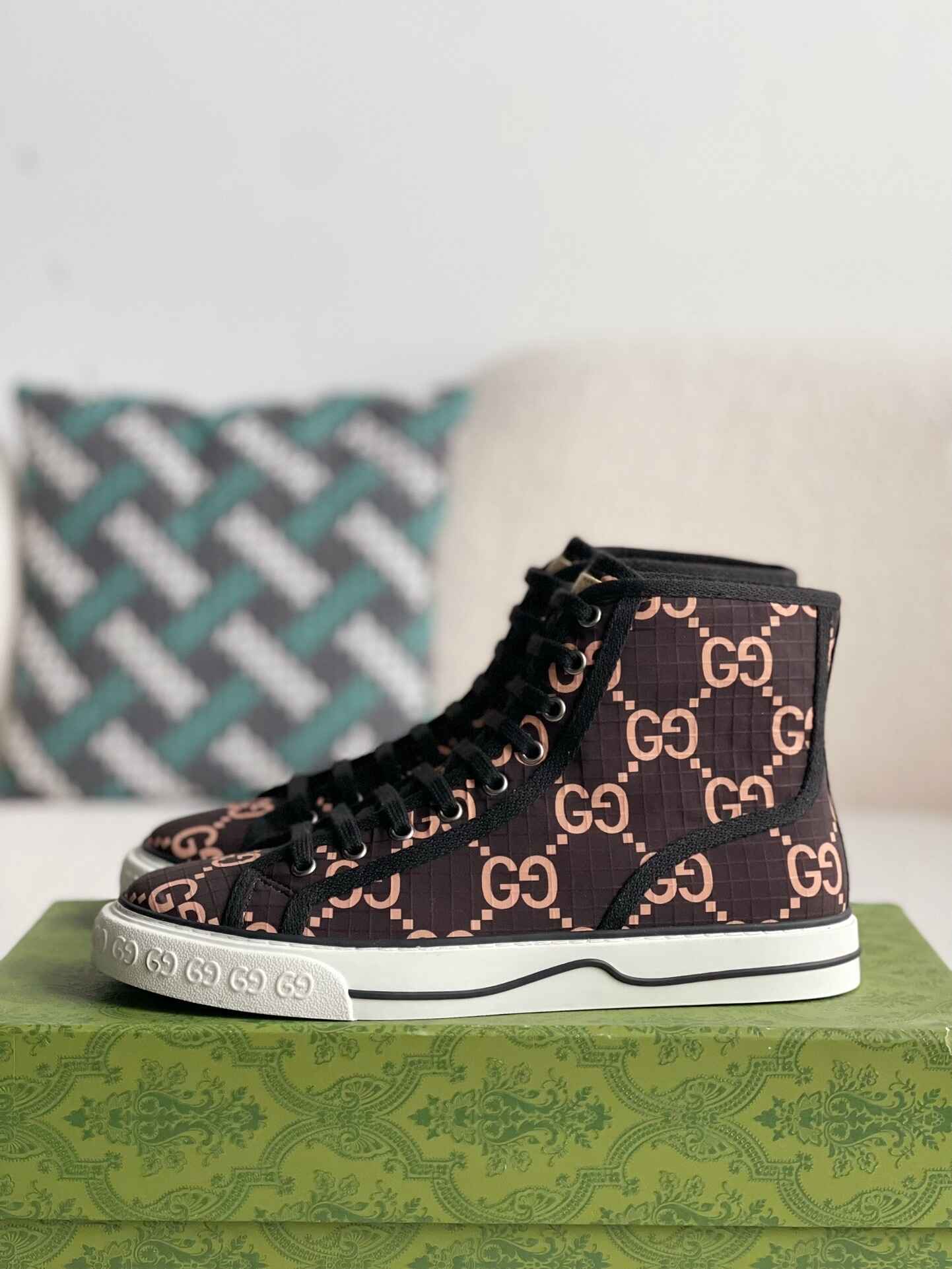 Gucci high top sneakers brown best sale