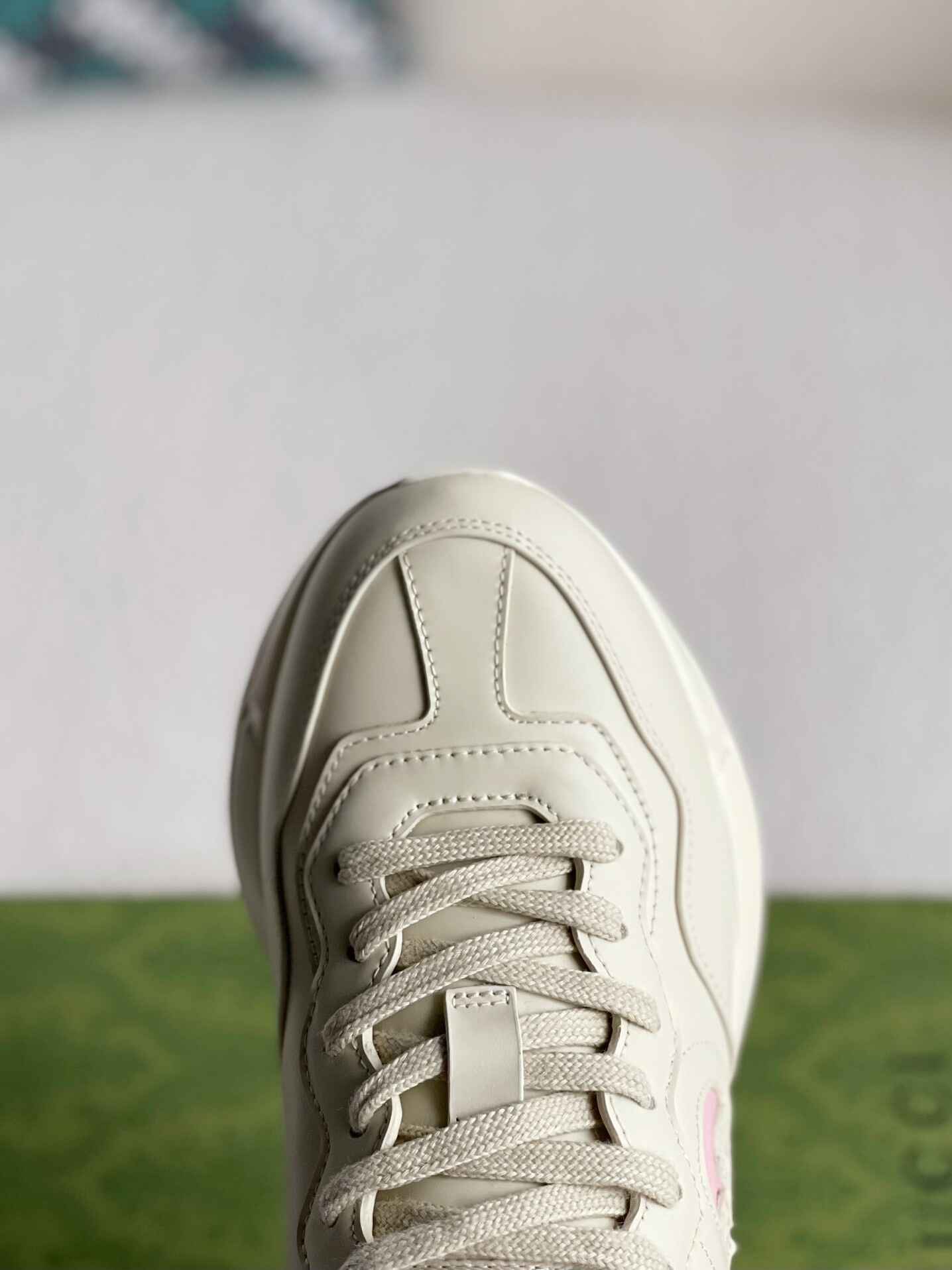 Gucci Trainer Rhyton White Pink Leather Sneakers