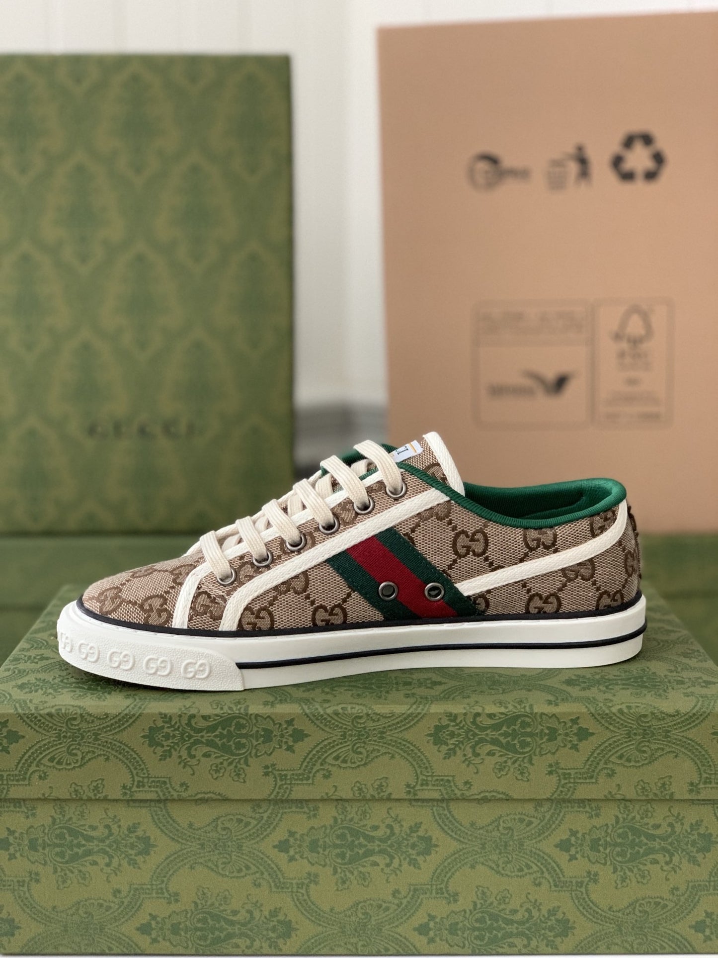 Gucci GG Tennis 1977 Beige Trainer Low-Top Sneakers.