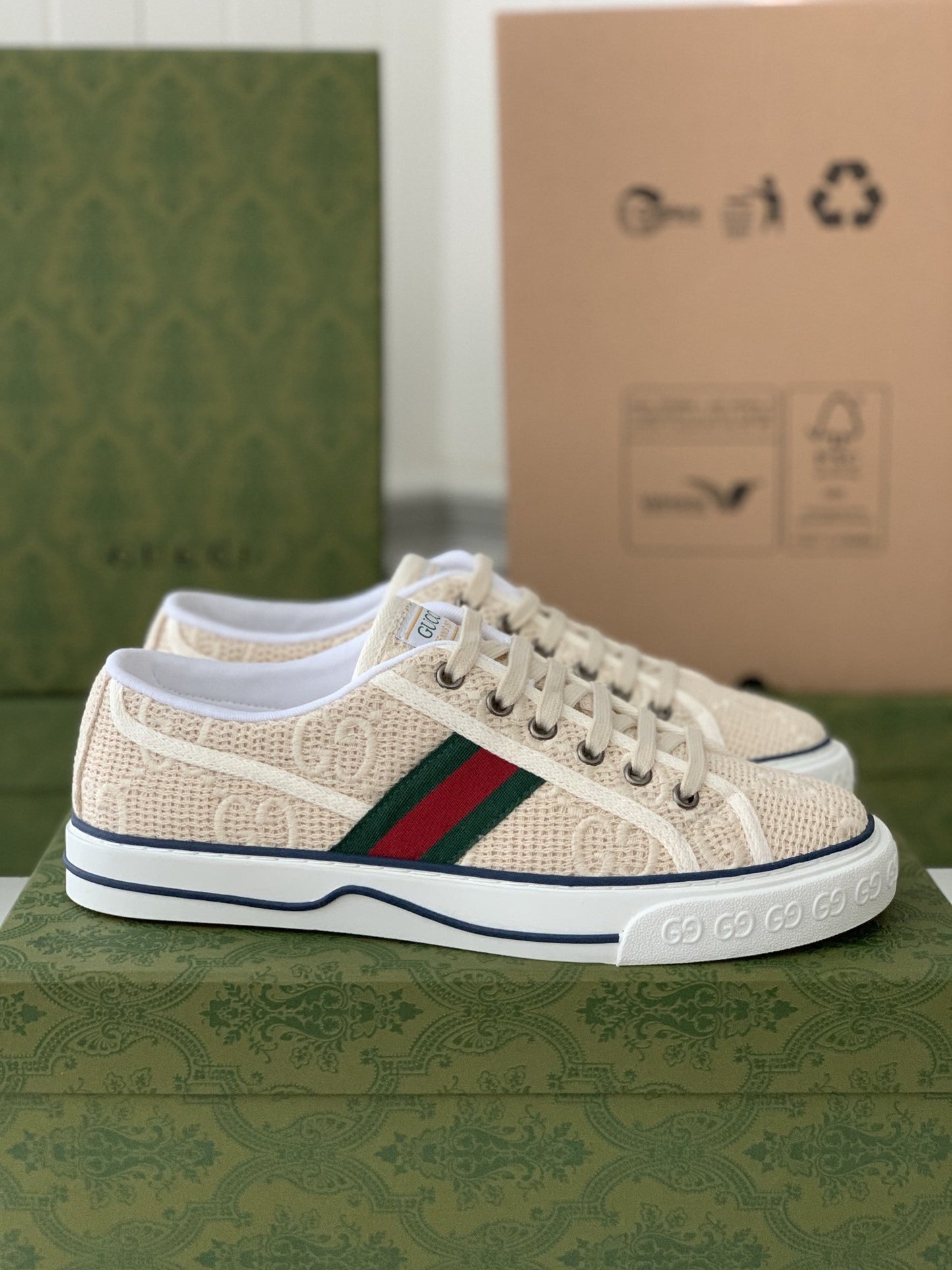 Gucci GG Tennis 1977 Cream Trainer Low-Top Sneakers.