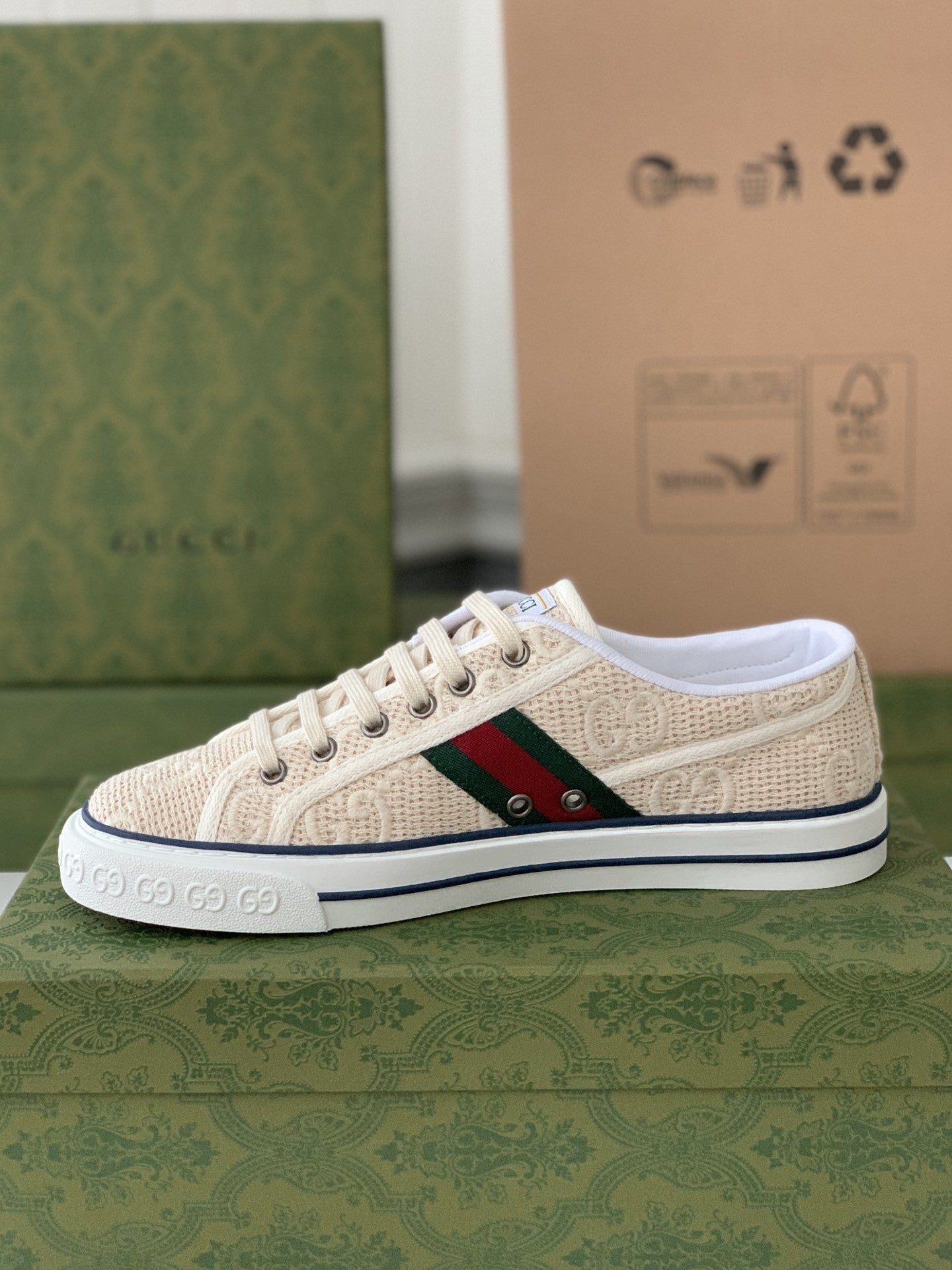 Gucci GG Tennis 1977 Cream Trainer Low-Top Sneakers.