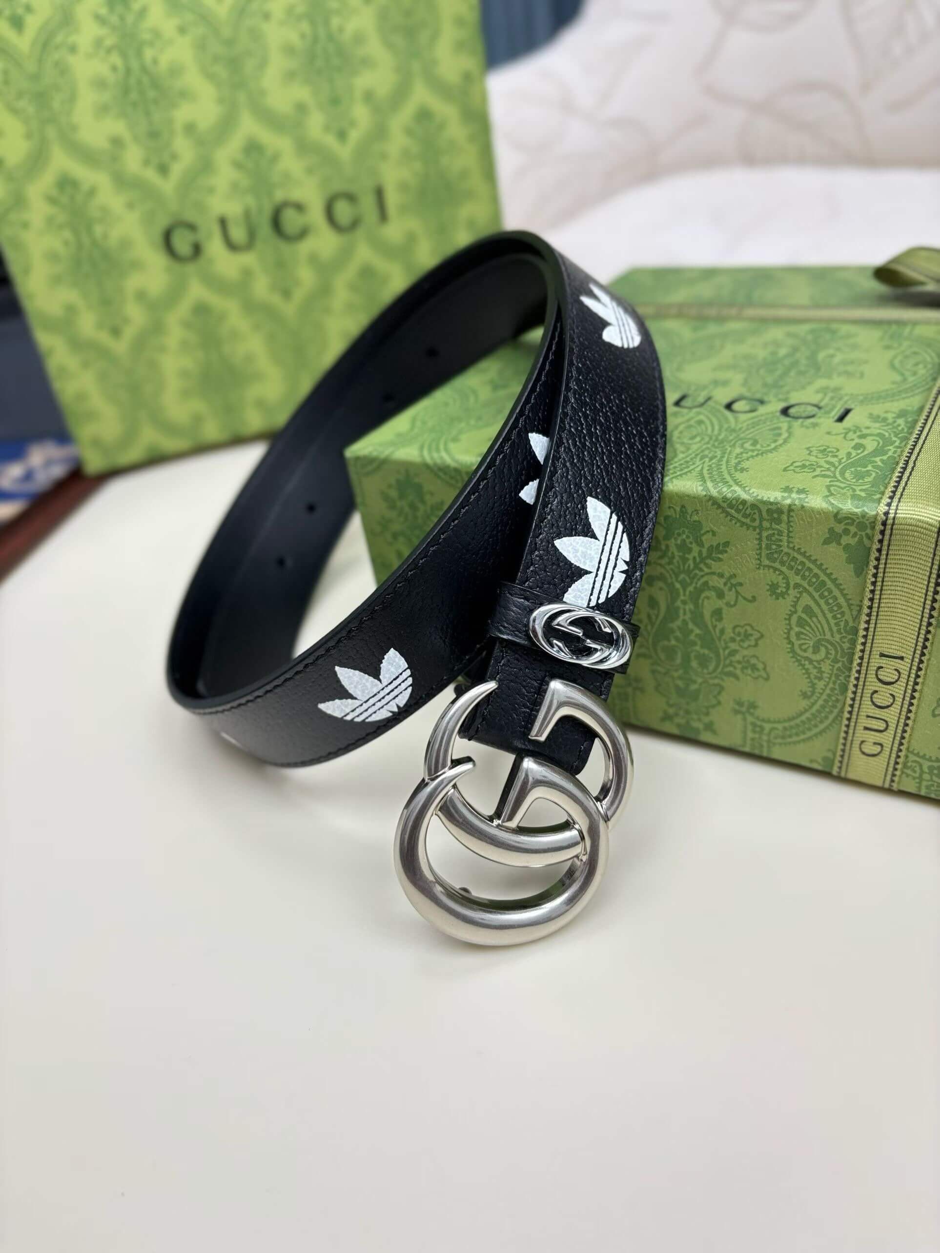 グッチ アディダス コラボ 限定 GGマーモント レザーベルト ブラック 黒色 Gucci x adidas GG Marmont Belt Black/White with Silver-Tone Buckle