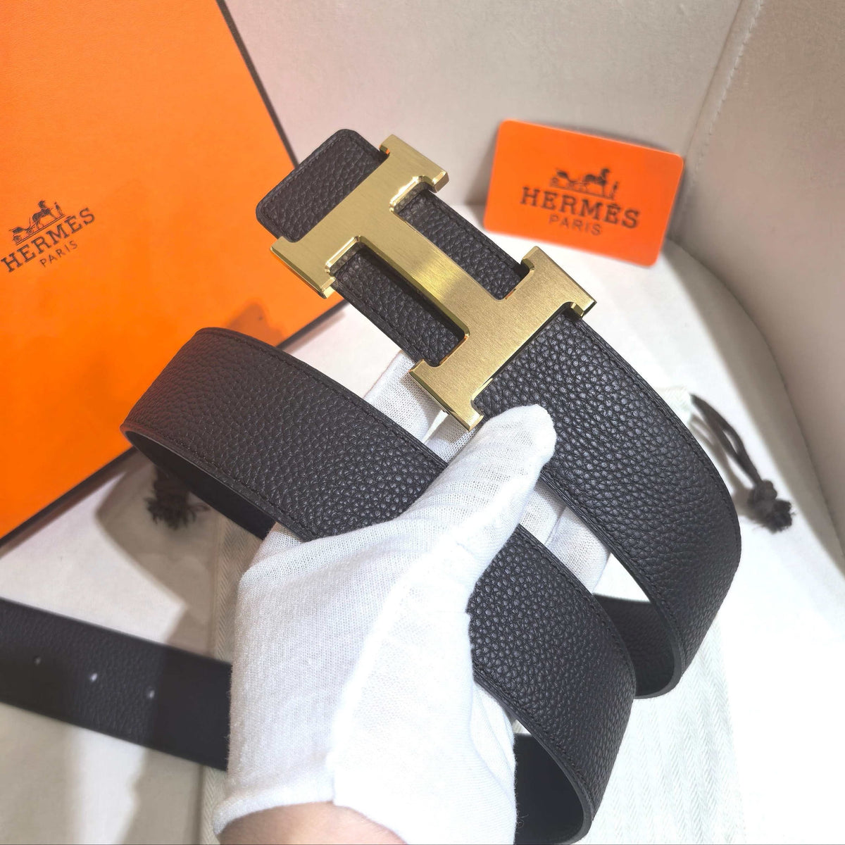 HERMES Black Leather Constance Buckle Belt - Brushed Gold  display picture 1