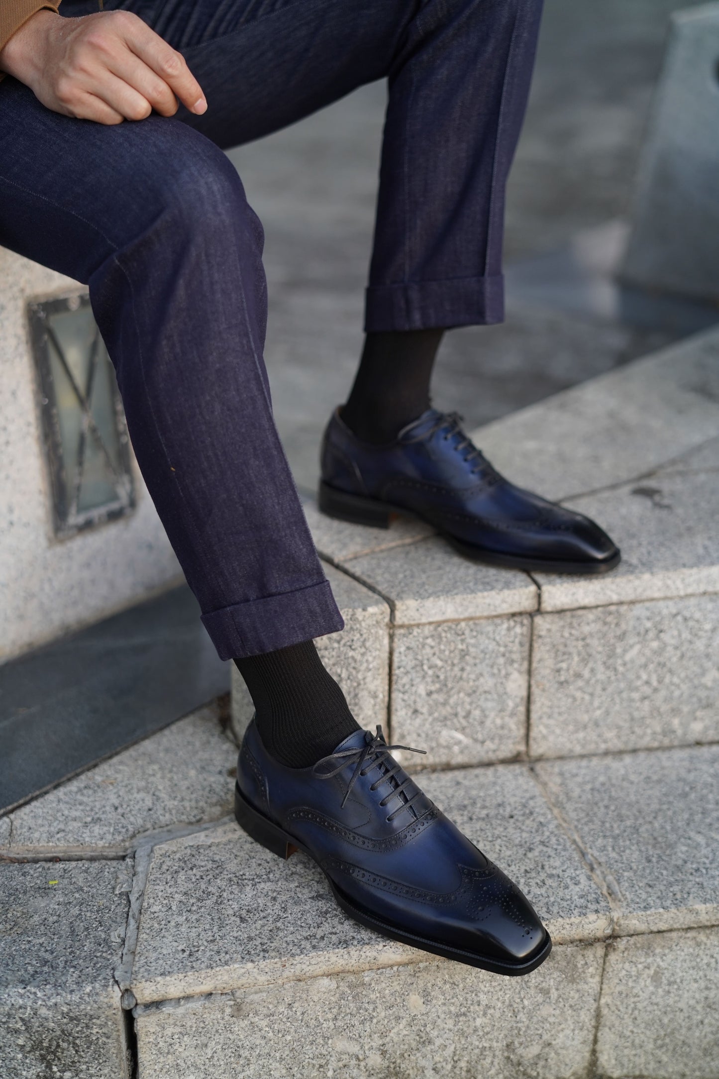 Luxury men’s dress shoes midnight blue wingtip Oxford brogues 