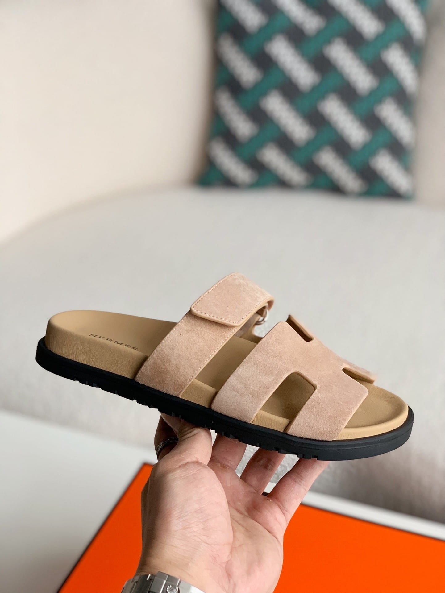 Hermès Beige Suede Chypre Sandals – HolloShoe