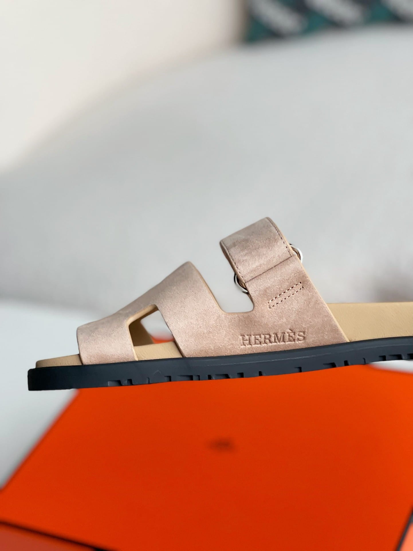 Hermès Beige Suede Chypre Sandals – HolloShoe
