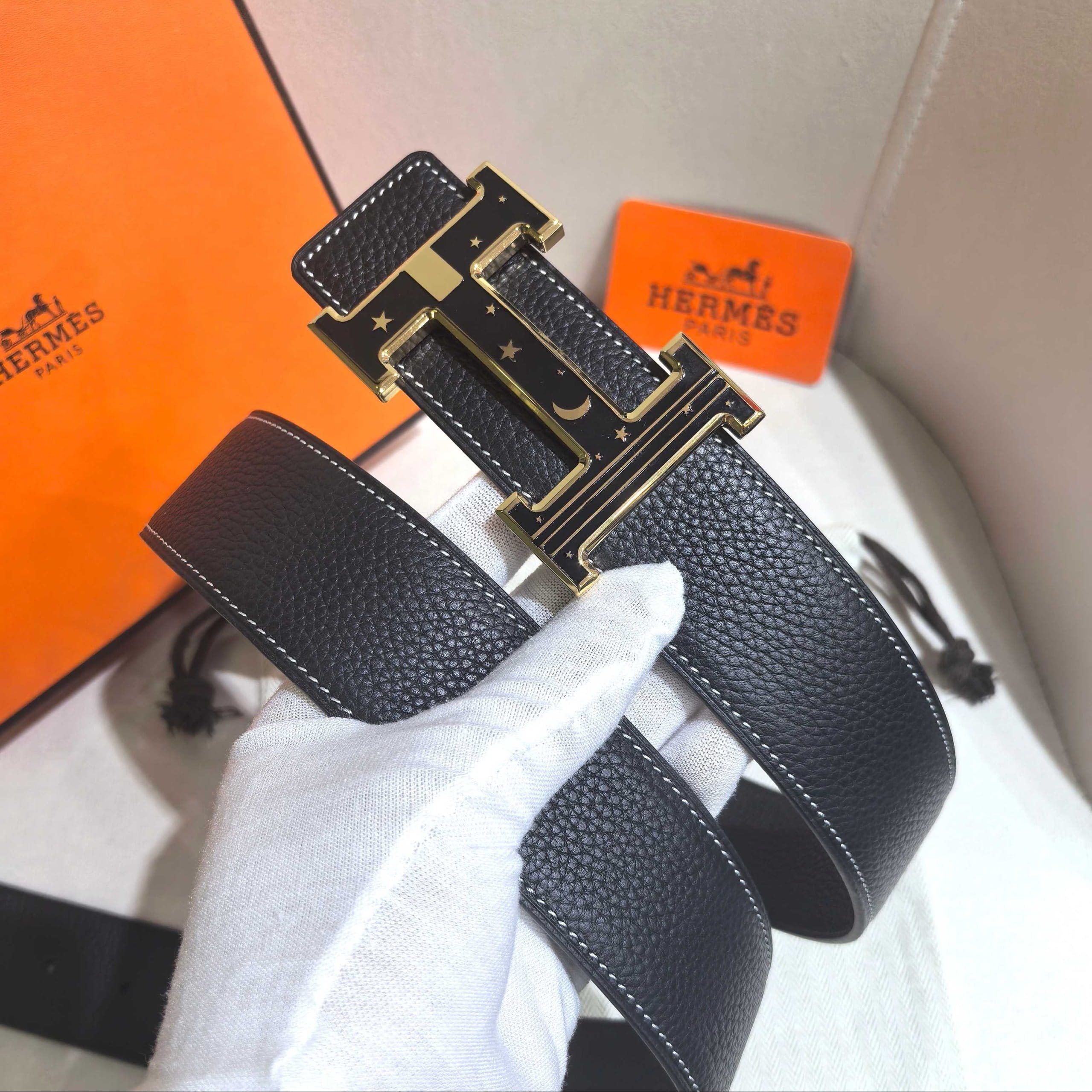 HERMES ツイリー　ベルト柄ブラック Hermès Black Reversible Leather Strap 32 mm Belt - Gold & Black