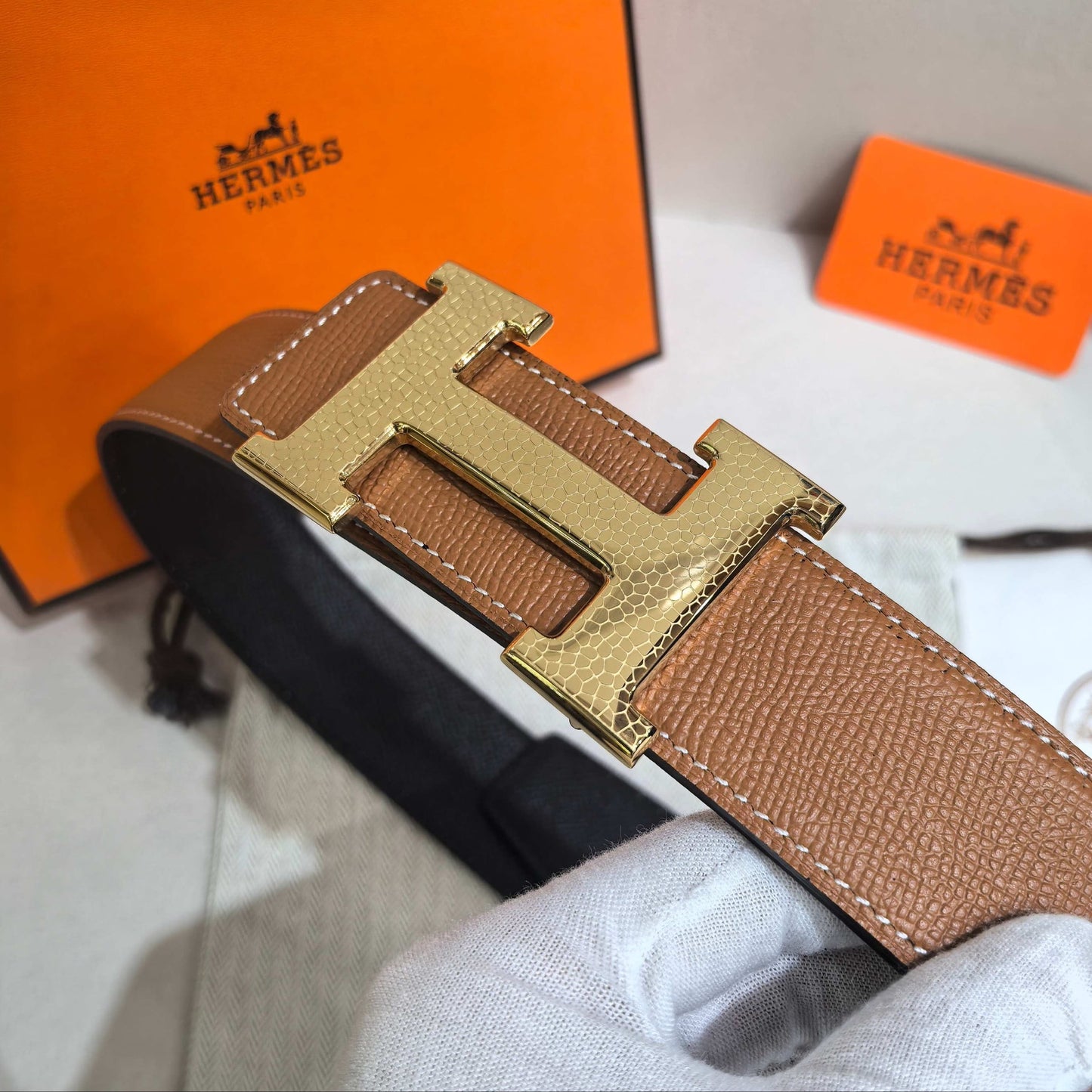 Hermès Gold Reversible Leather Strap 32 mm Belt - Gold Martelé H Buckle