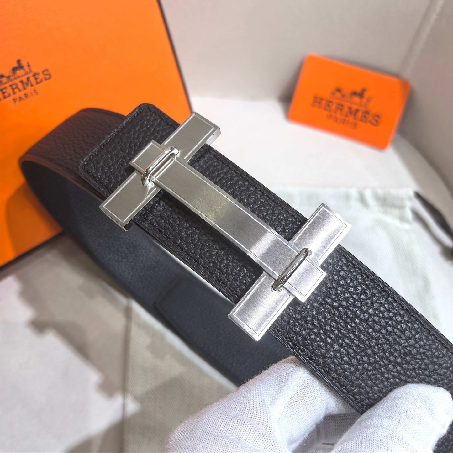 Hermès H au Carre Belt Buckle & Reversible Leather Strap 32 mm - All Black Edition