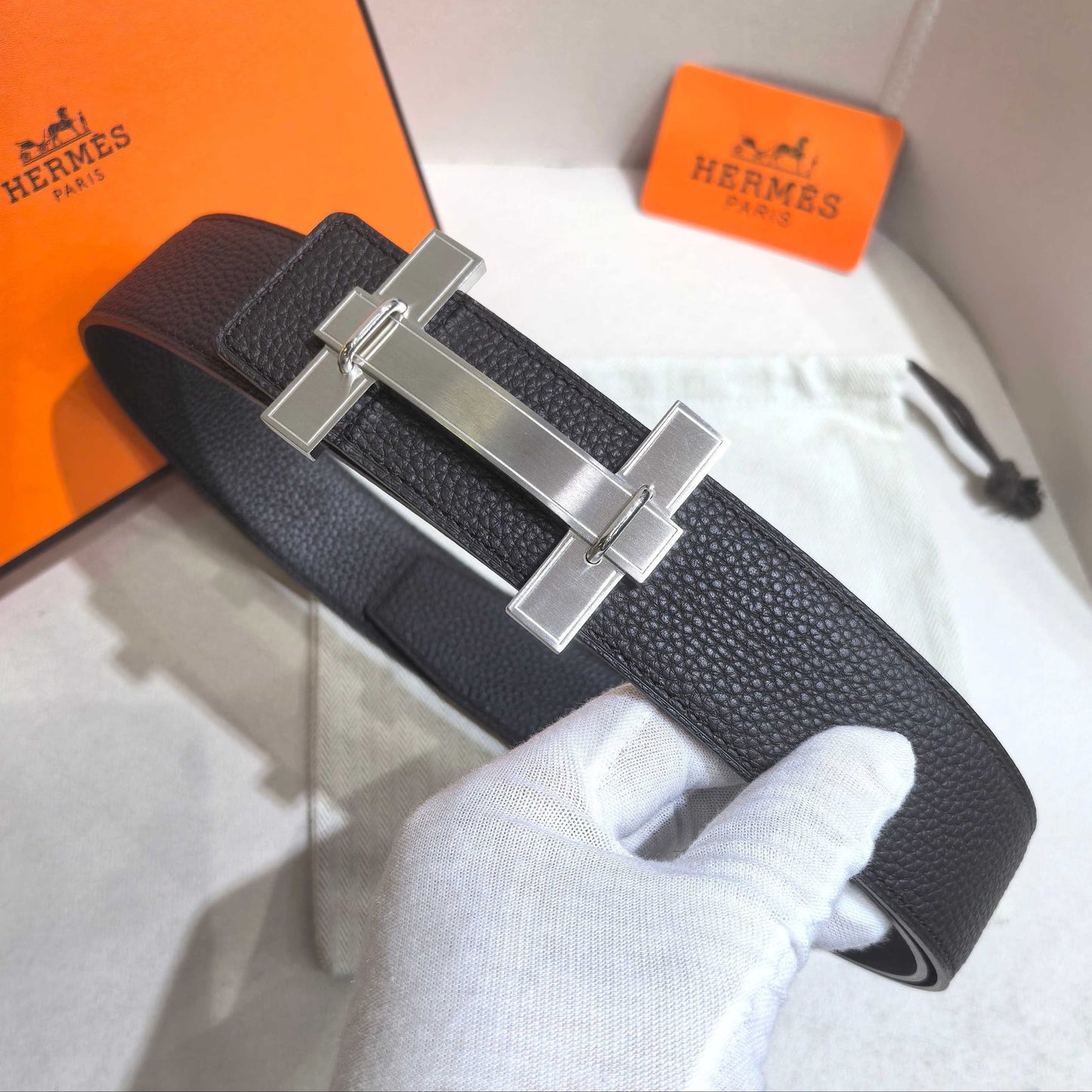 Hermès H au Carre Belt Buckle & Reversible Leather Strap 32 mm - All Black Edition