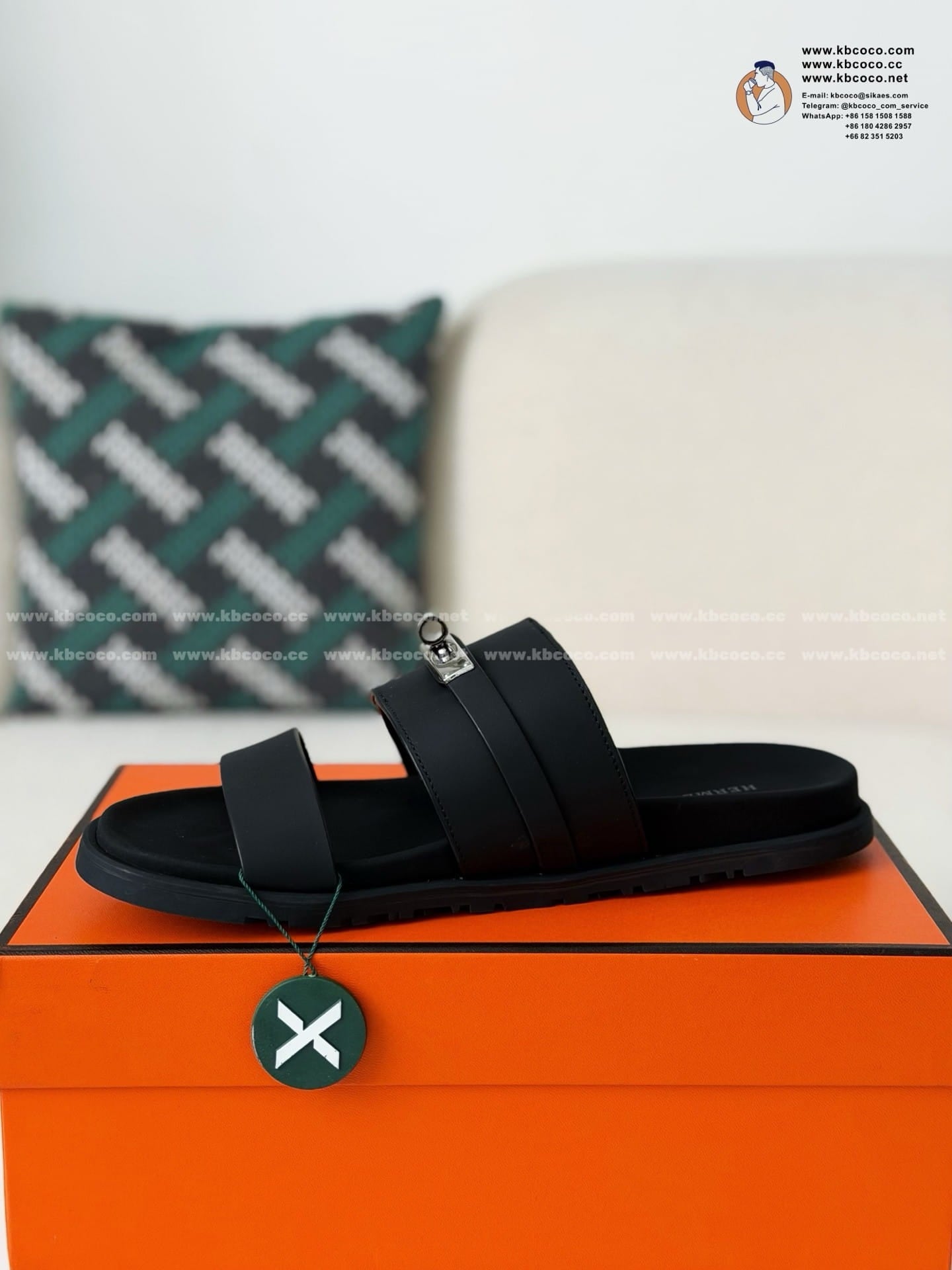Hermès Noir Black Jackson Sandal – HolloShoe