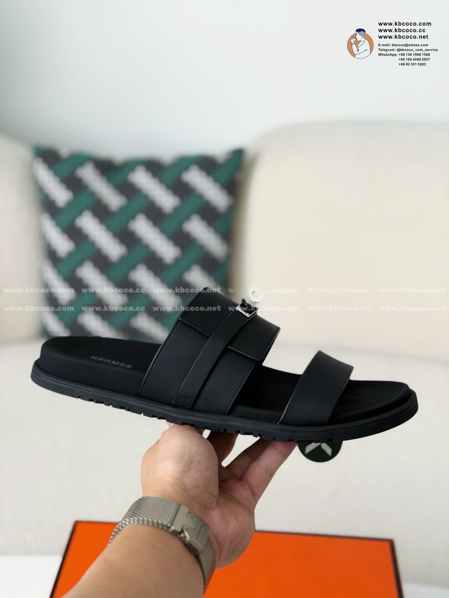 Hermès Noir Black Jackson Sandal – HolloShoe