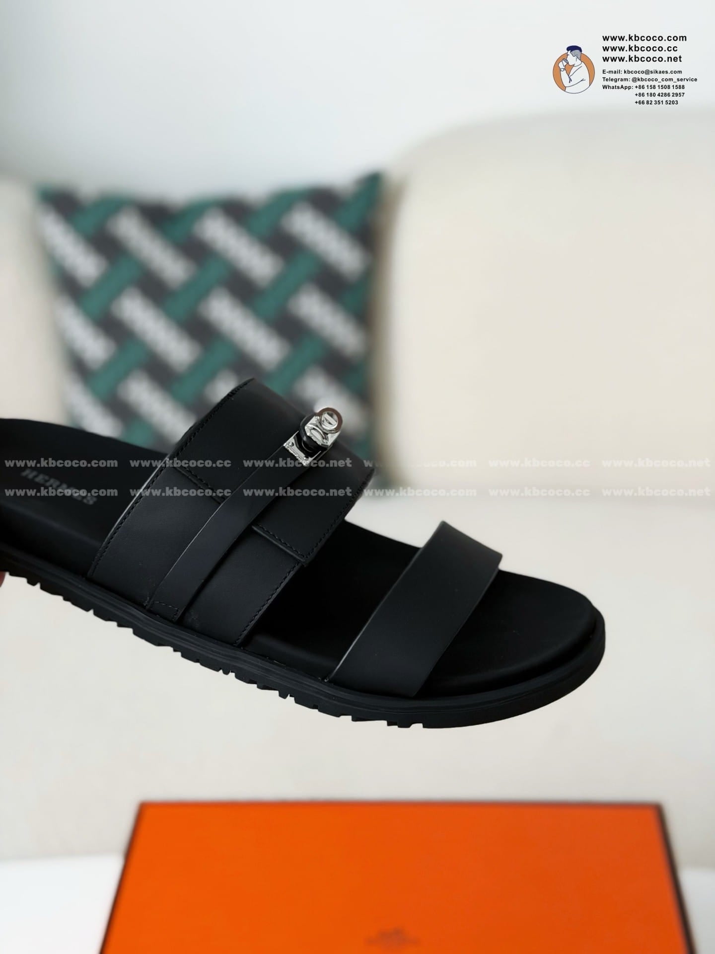 Hermès Noir Black Jackson Sandal – HolloShoe