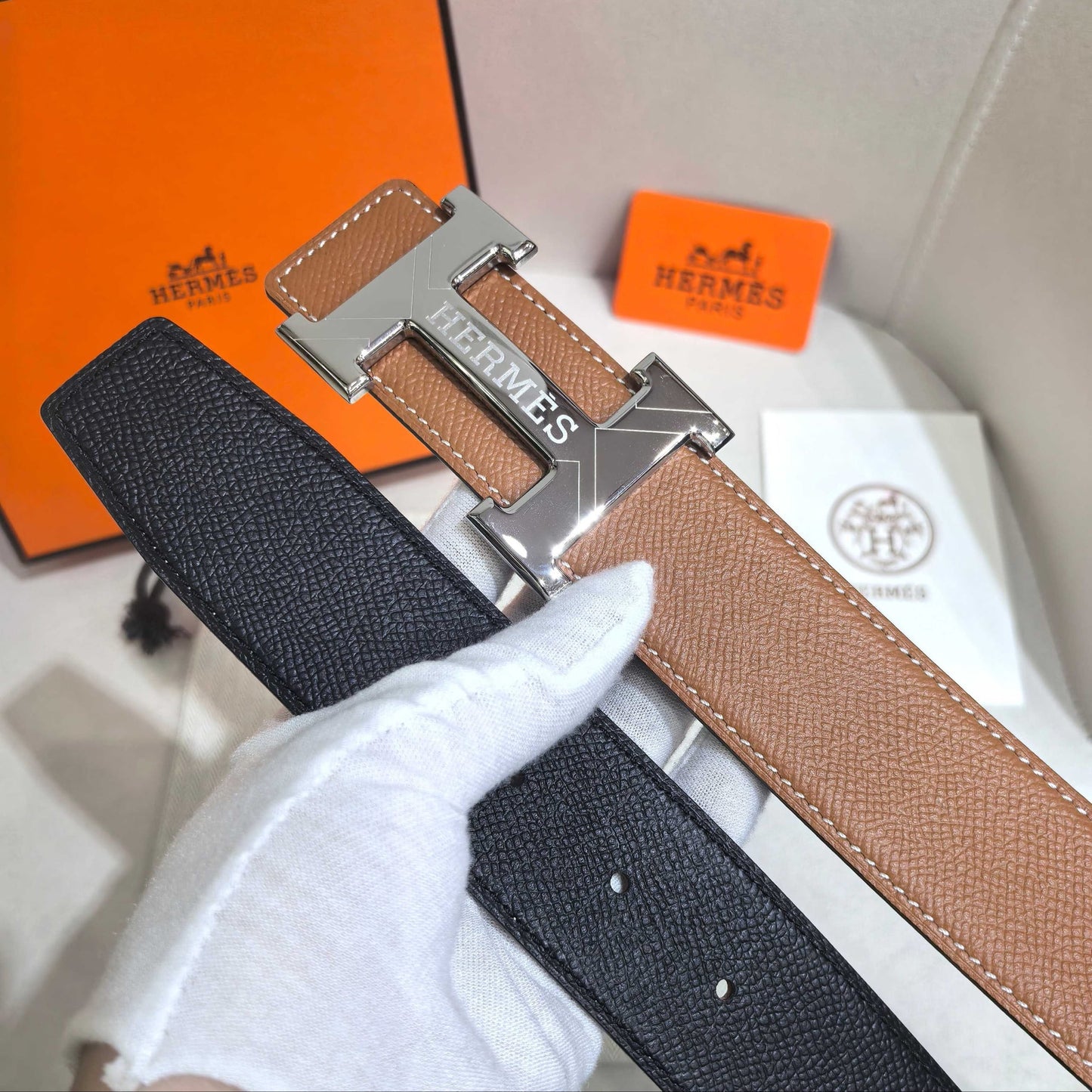 Hermès Reversible Leather Strap 32 mm Belt - Silver H Buckle