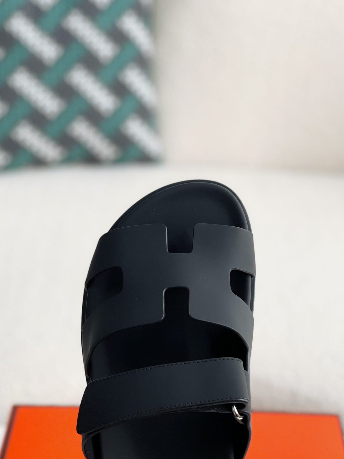 Hermès Techno Black Calfskin Chypre Sandals – HolloShoe