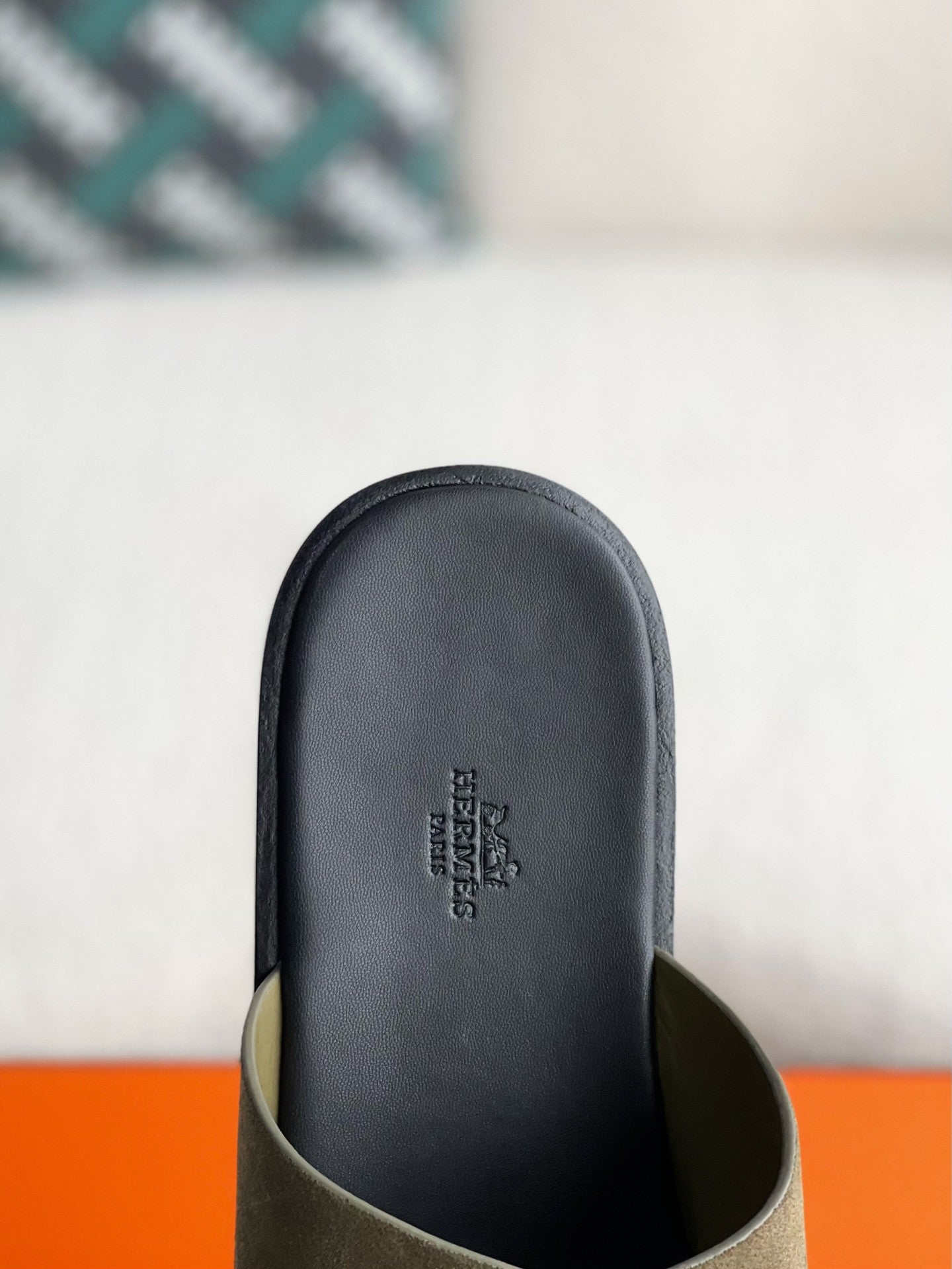 Hermès Vert Toundra Izmir Sandals – HolloShoe