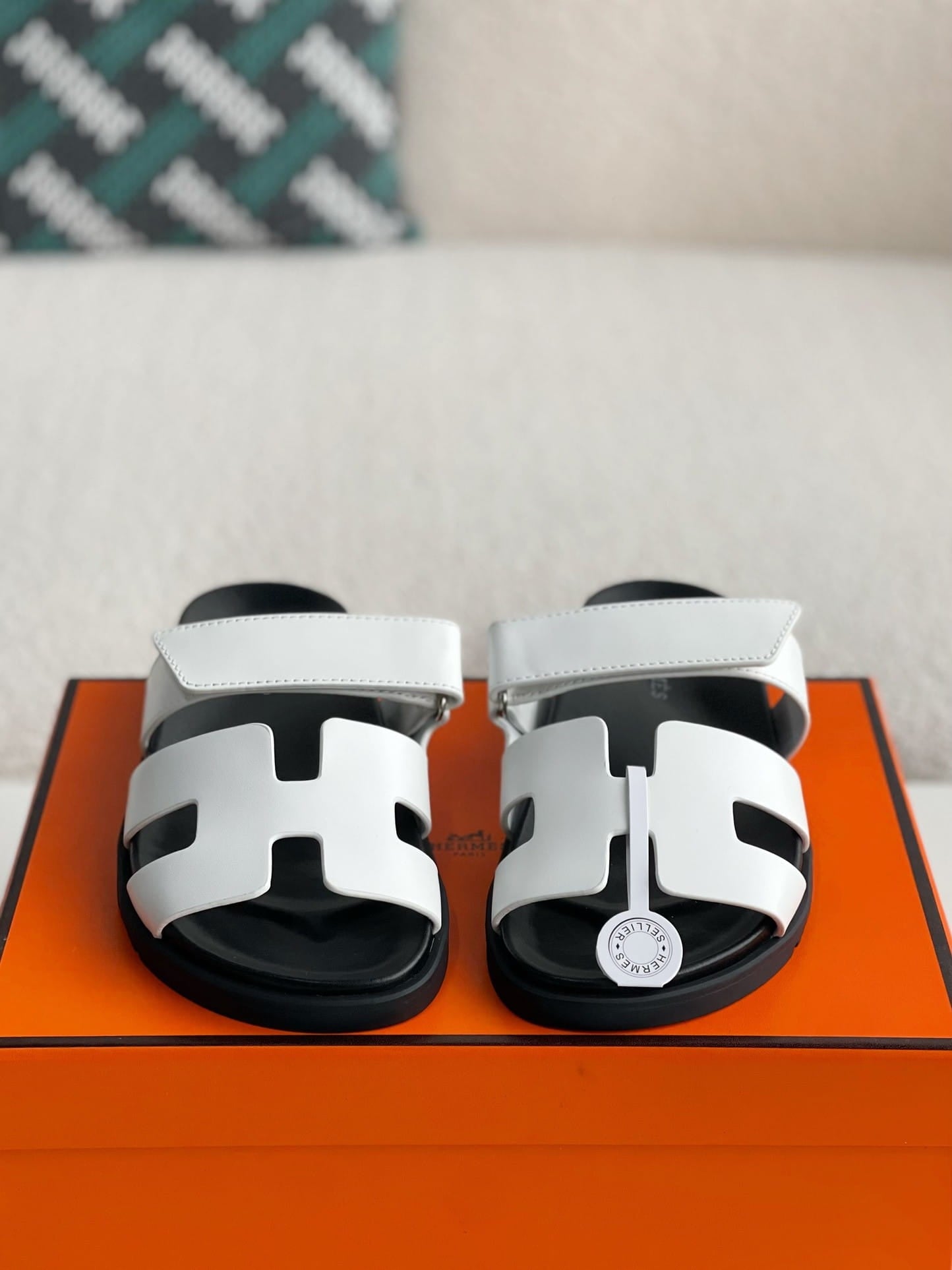 Hermès White Calfskin Women's Chypre Sandals – HolloShoe