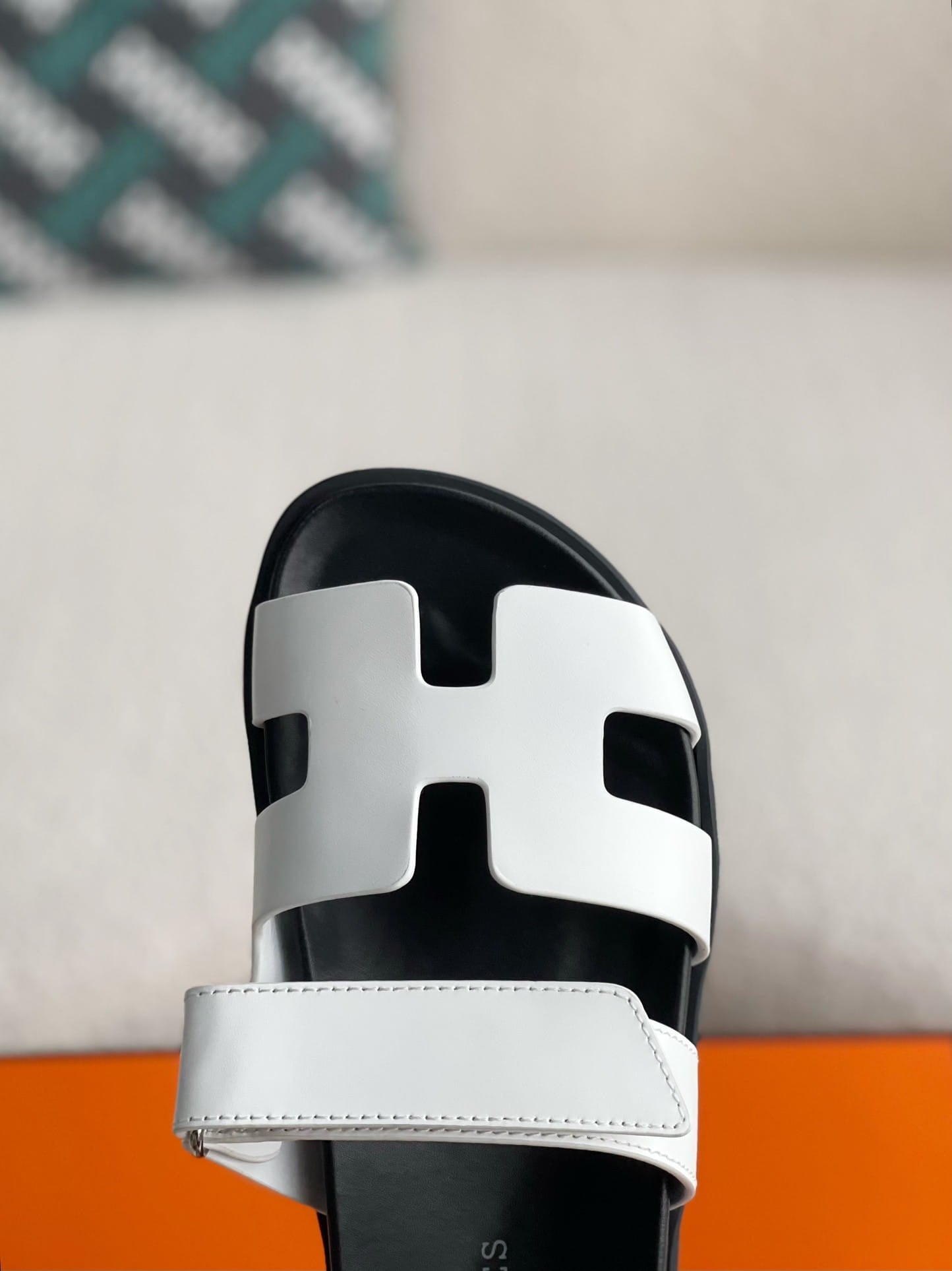 Hermès White Calfskin Women's Chypre Sandals – Hollo Shoe
