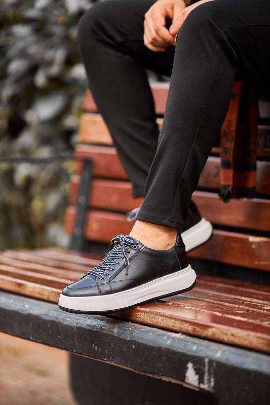 HolloShoe Tempo Black Leather Low-Top Sneaker