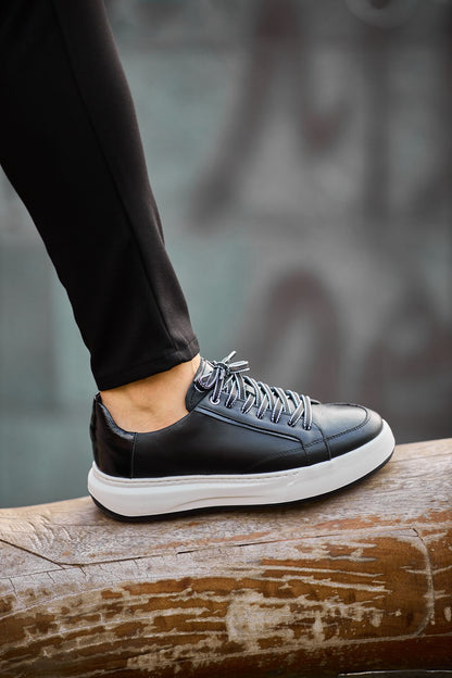 HolloShoe Tempo Black Leather Low-Top Sneaker