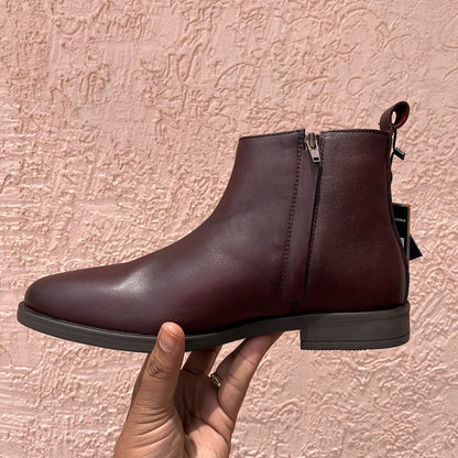 Elegant Brown Zip Chelsea Boots