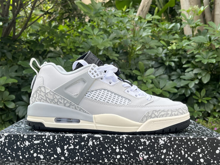 Air Jordan  Spizike Low "Photon Dust." Sneaker