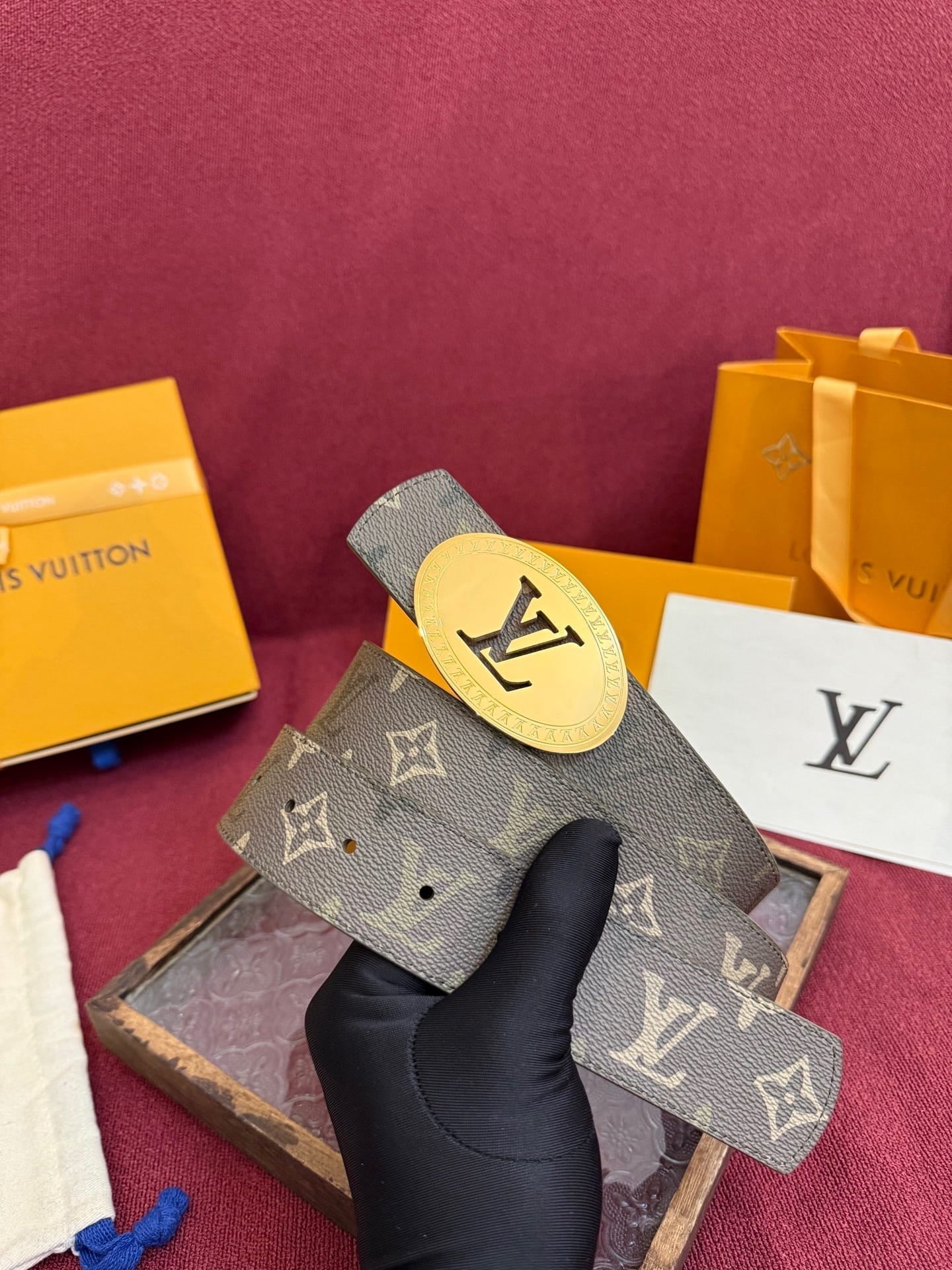 Louis Vuitton Eclipse Monogram Heritage 40mm Reversible Belt - Oval Gold Buckle