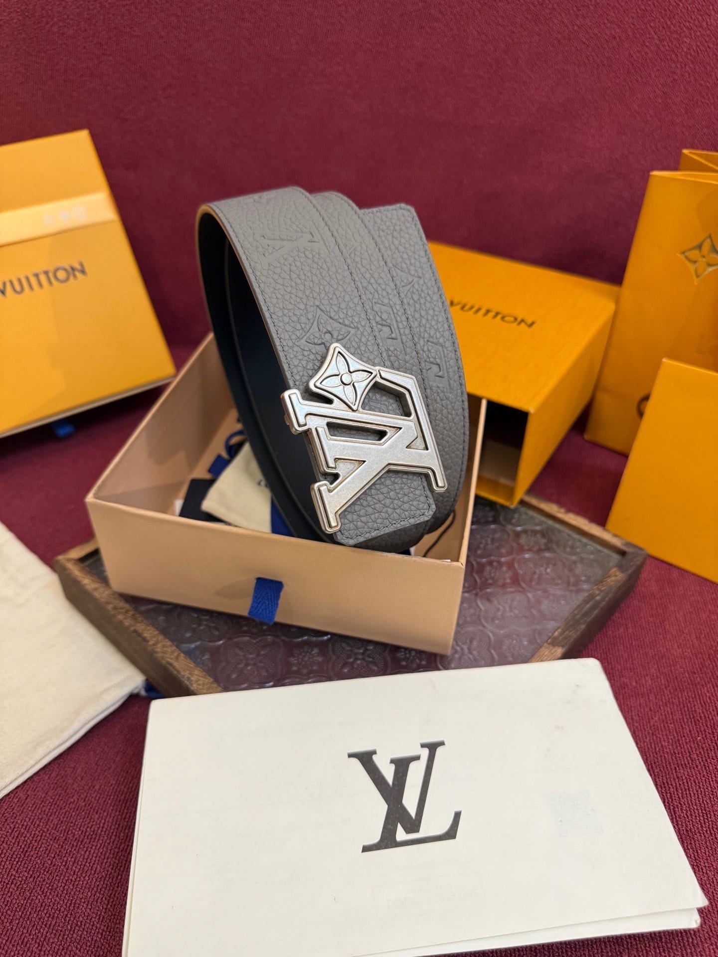 Louis Vuitton Grey Leather LV Monogram 40mm Reversible Belt - Sculptural Silver Buckle