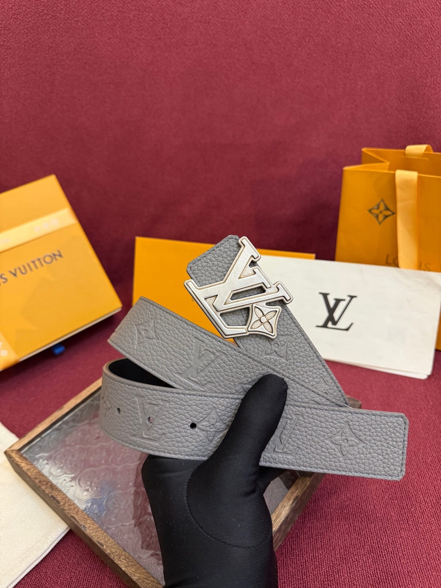 Louis Vuitton Grey Leather LV Monogram 40mm Reversible Belt - Sculptural Silver Buckle