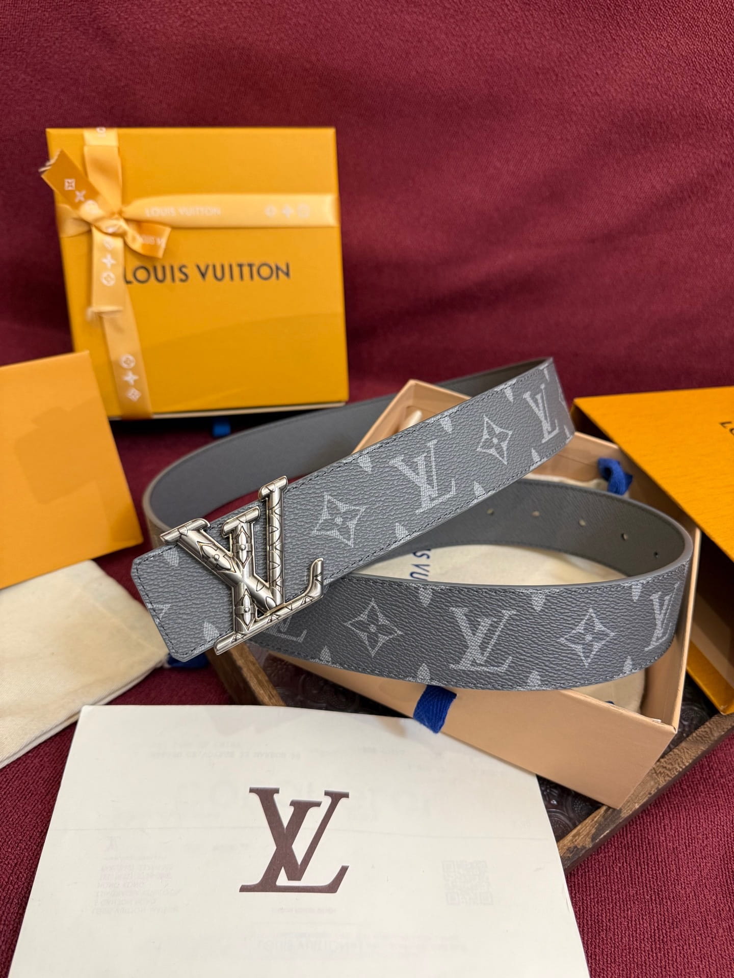 Louis Vuitton LV Anthracite Grey Monogram Taurillon 40mm Reversible Belt - Engraved Silver Buckle