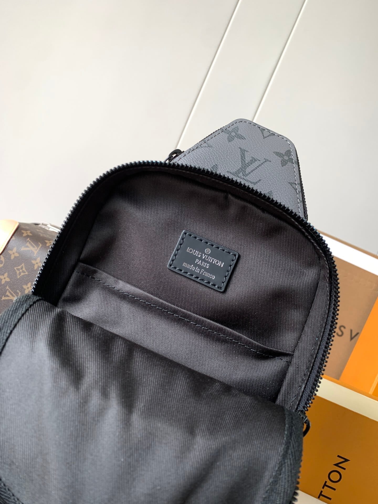 louis vuitton backpack sling bag - Avenue - Blue backed straps can be positioned in multiple ways Louis Vuitton - Avenue PMSlingbag