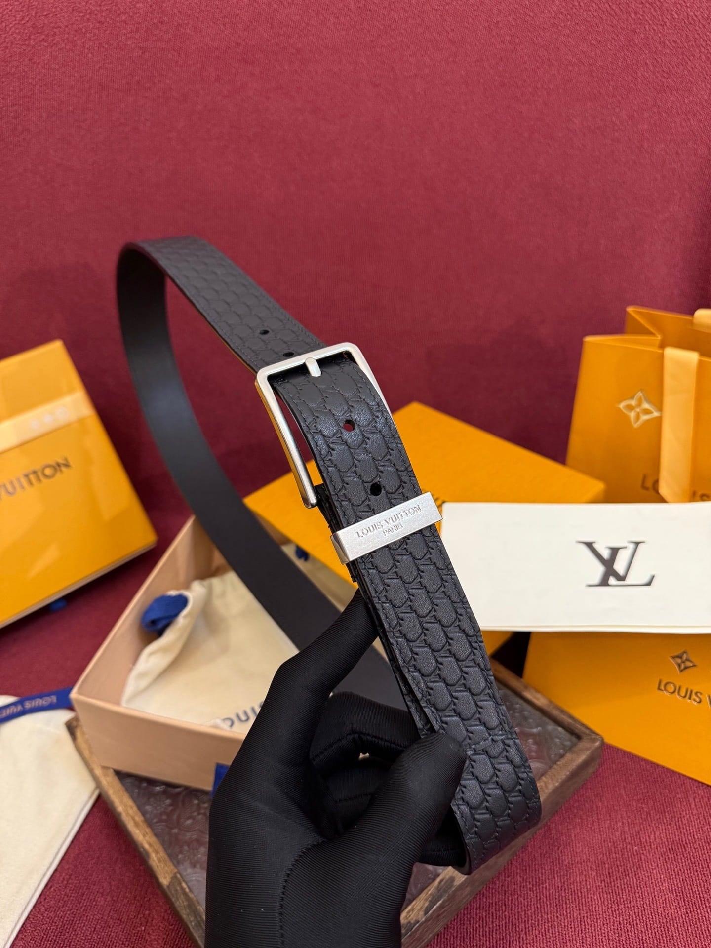 Louis Vuitton LV Black Pont Neuf 35mm Belt - Silver Buckle