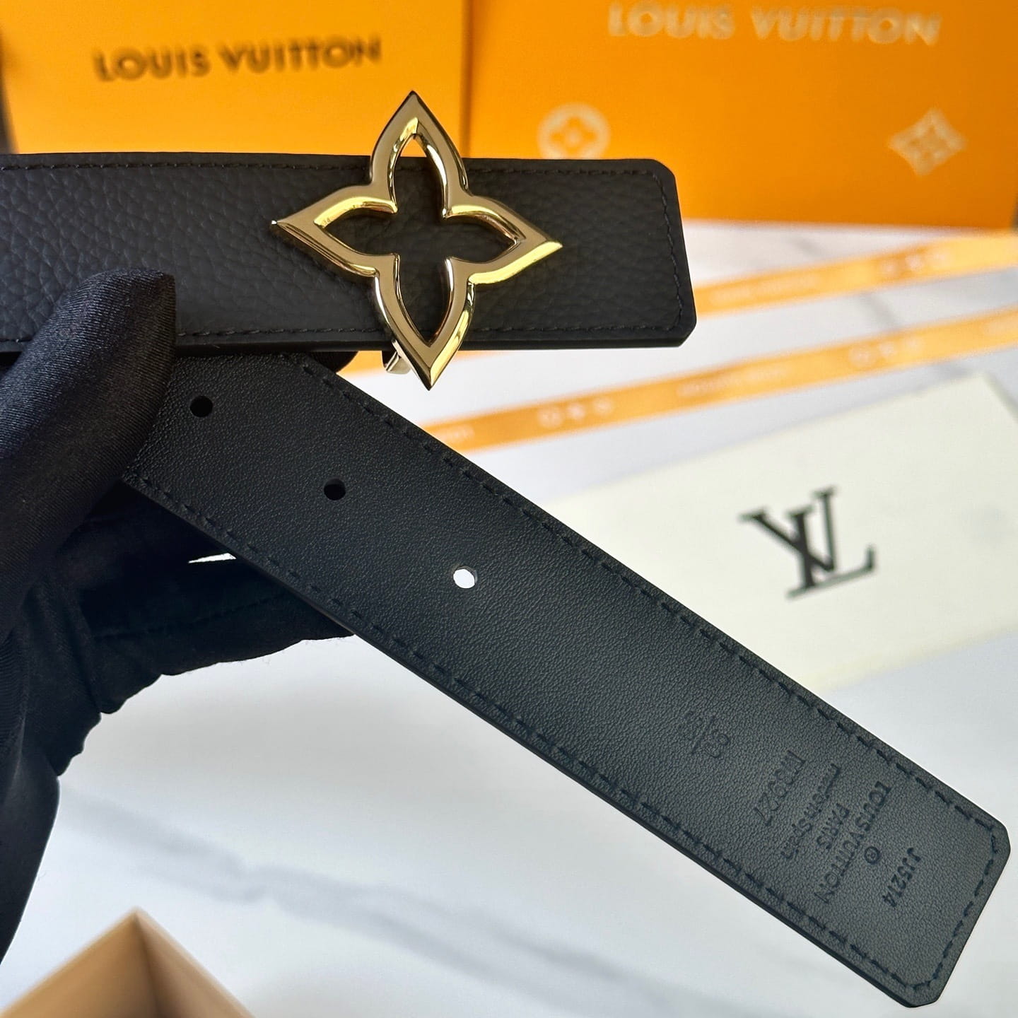 Louis Vuitton LV Women's Bloom Black Taurillon 40mm Reversible Belt - Gold Flowergram Buckle